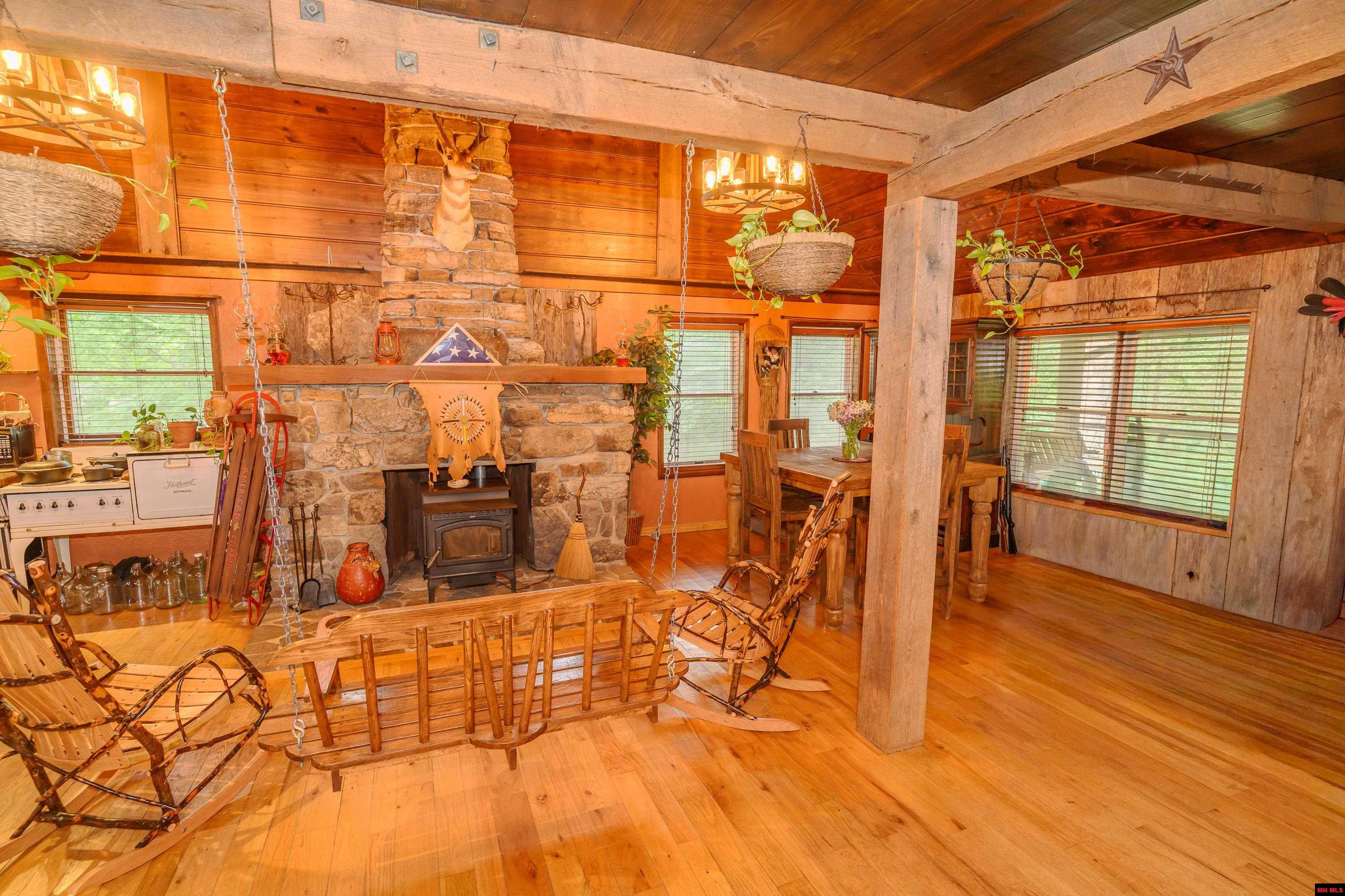 4409 Pleasant Valley Road