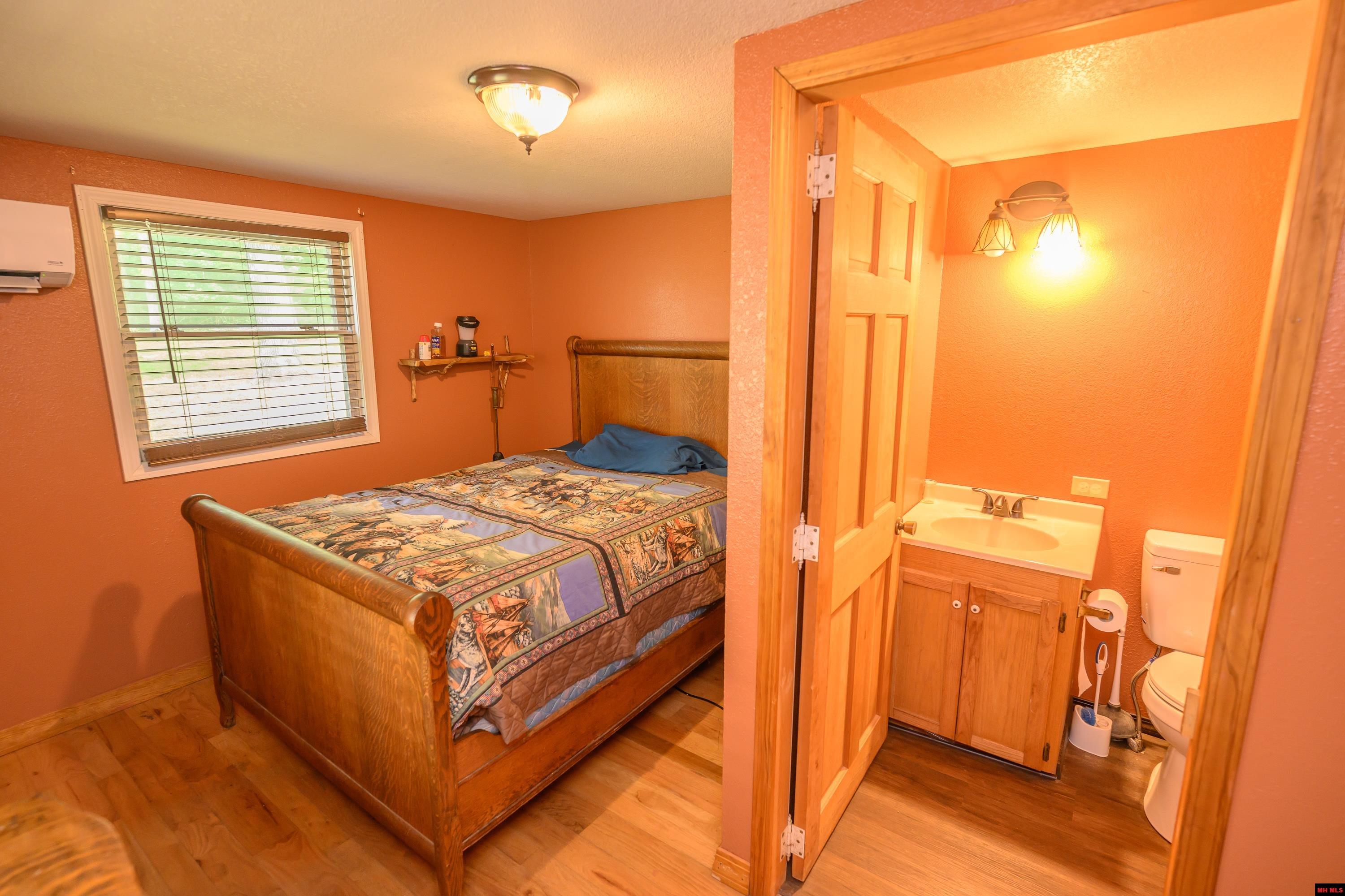 4409 Pleasant Valley Road