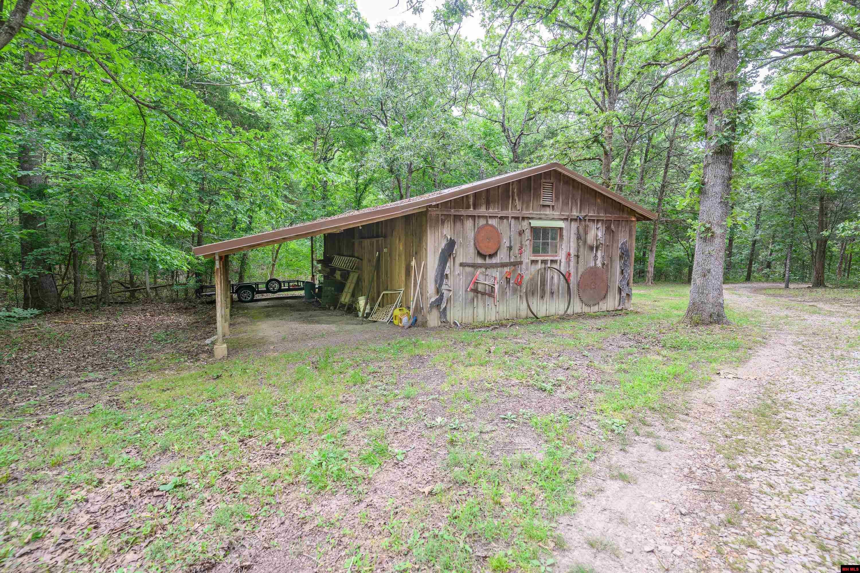 4409 Pleasant Valley Road