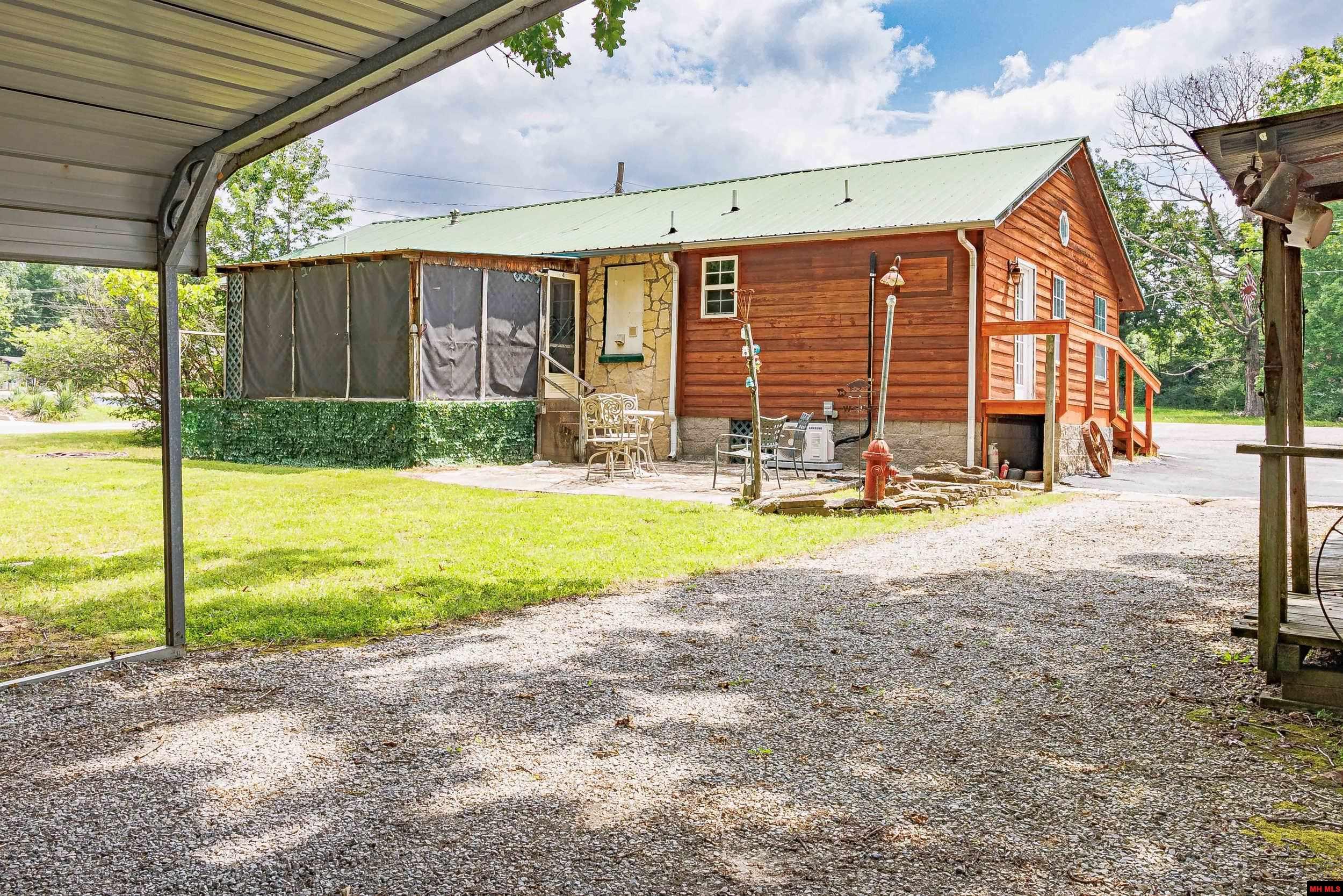 1203 BULL SHOALS DAM BOULEVARD Bull Shoals, AR