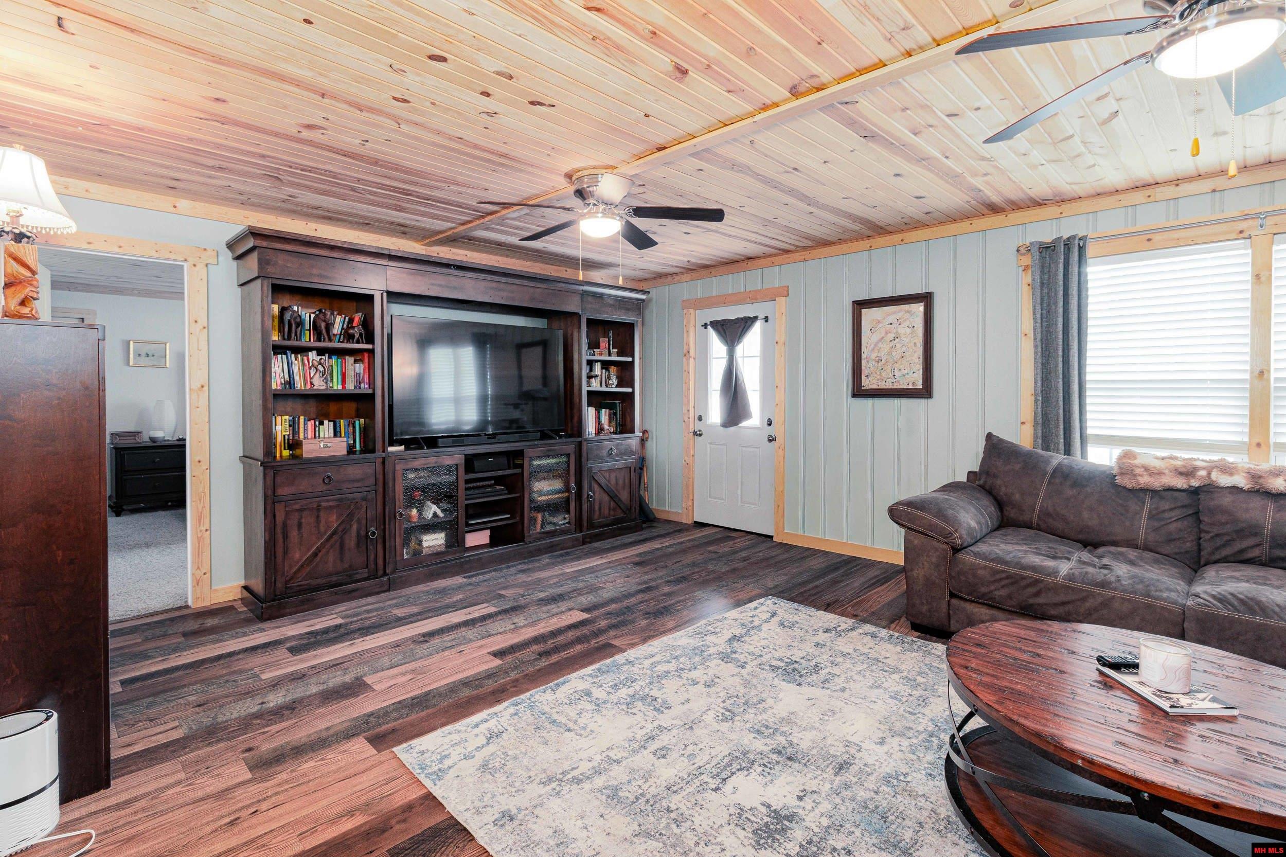 1203 BULL SHOALS DAM BOULEVARD Bull Shoals, AR