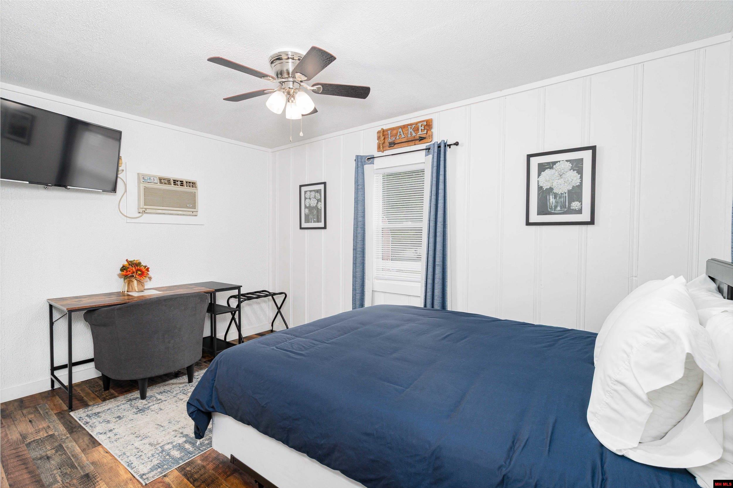 1203 BULL SHOALS DAM BOULEVARD Bull Shoals, AR