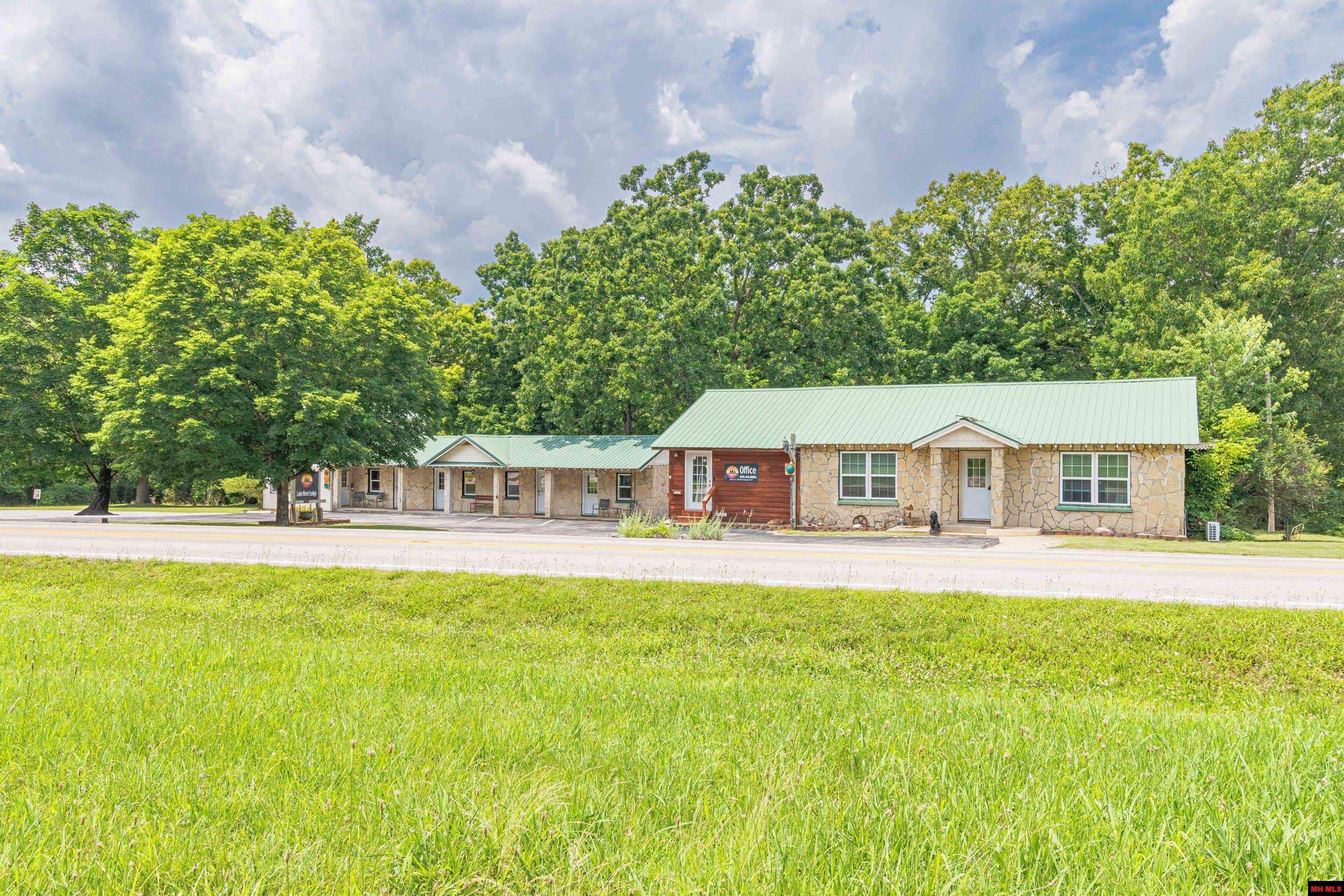 1203 BULL SHOALS DAM BOULEVARD Bull Shoals, AR