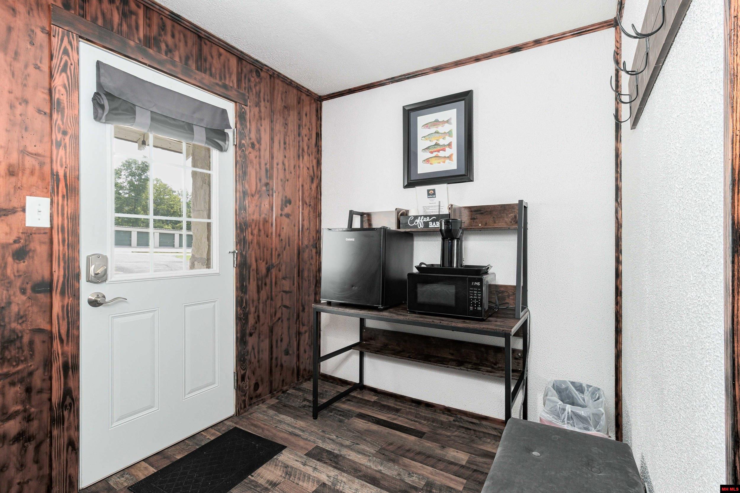 1203 BULL SHOALS DAM BOULEVARD Bull Shoals, AR
