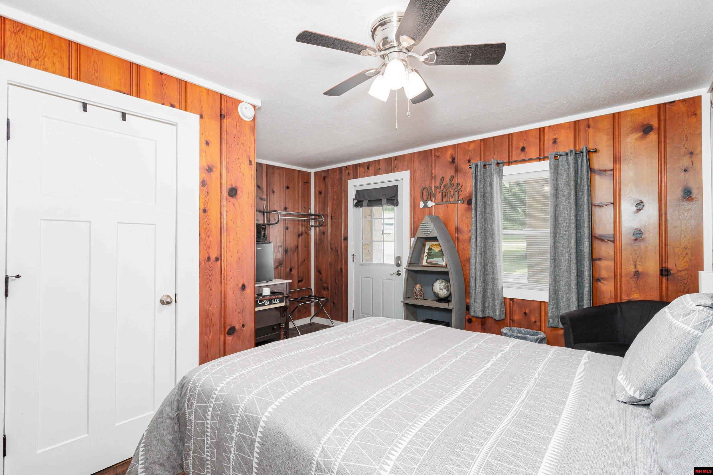 1203 BULL SHOALS DAM BOULEVARD Bull Shoals, AR
