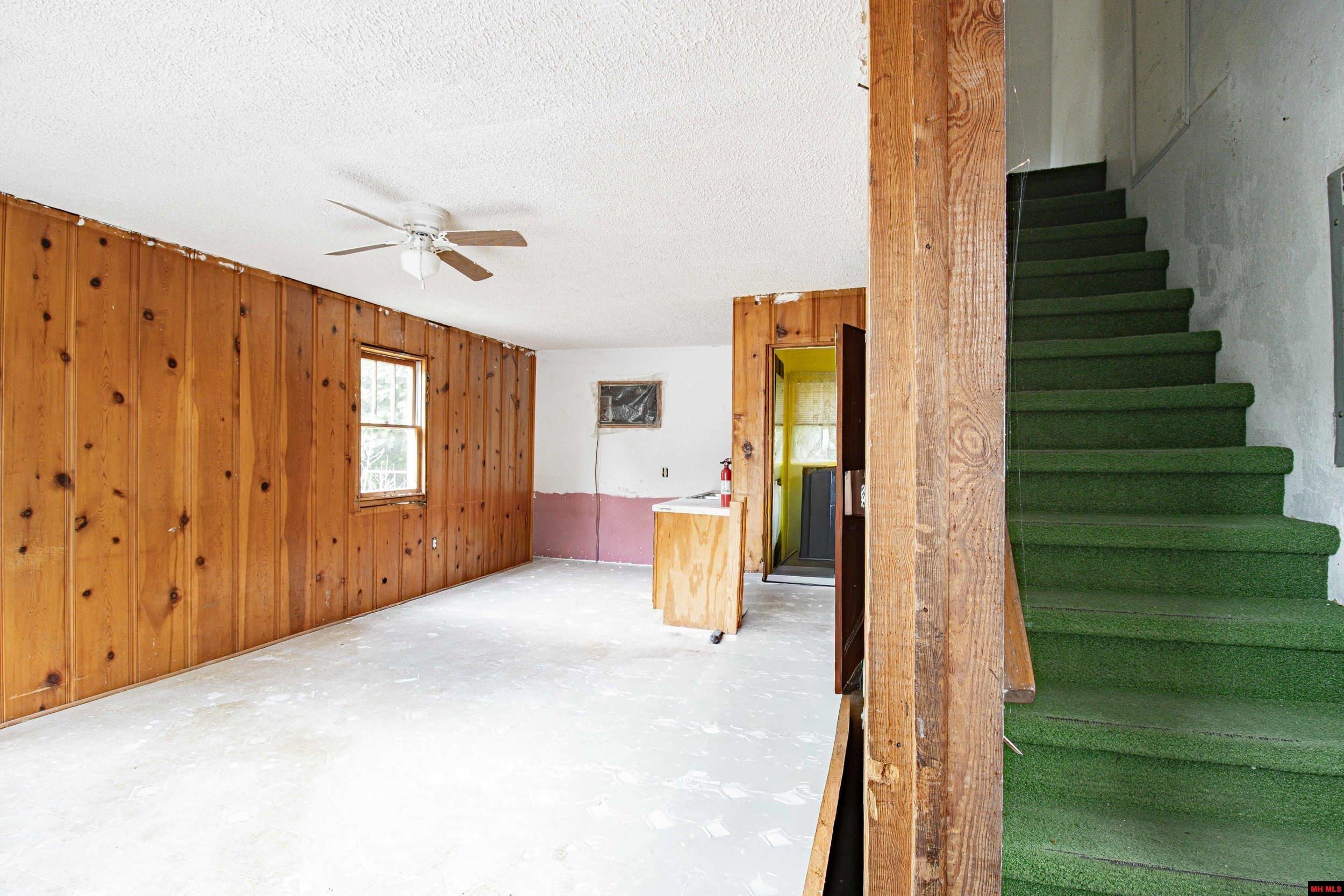 1203 BULL SHOALS DAM BOULEVARD Bull Shoals, AR
