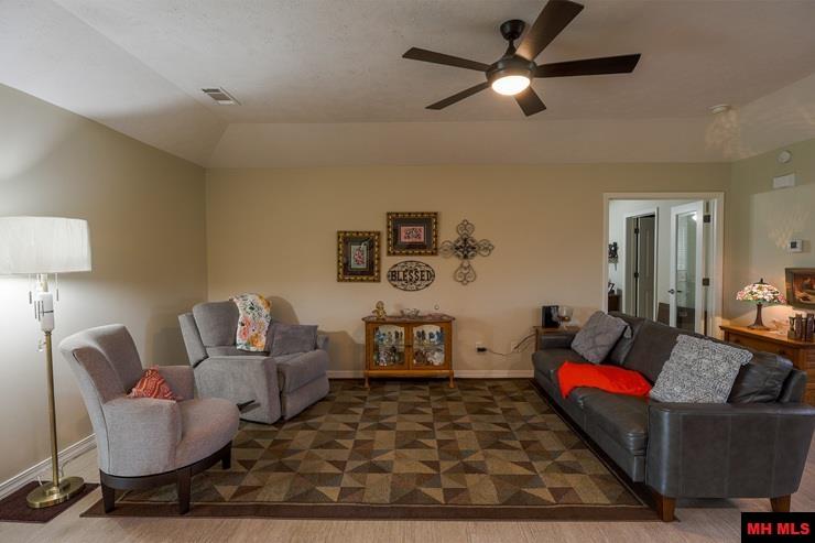 15 TURNBERRY COURT Mountain Home, AR
