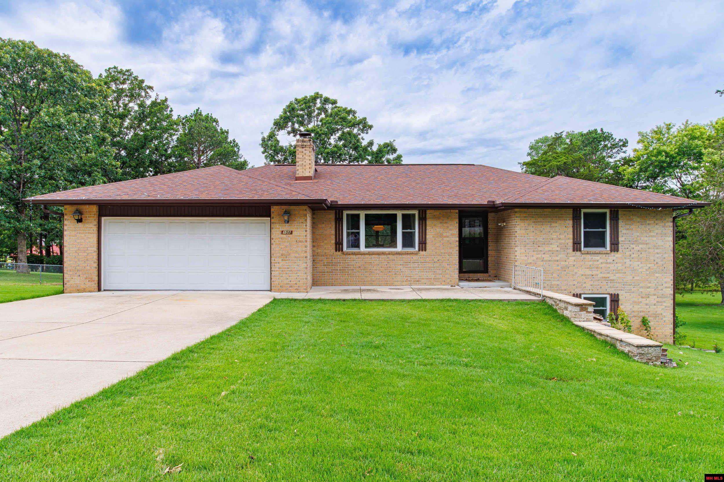 108 N Kingswood Drive