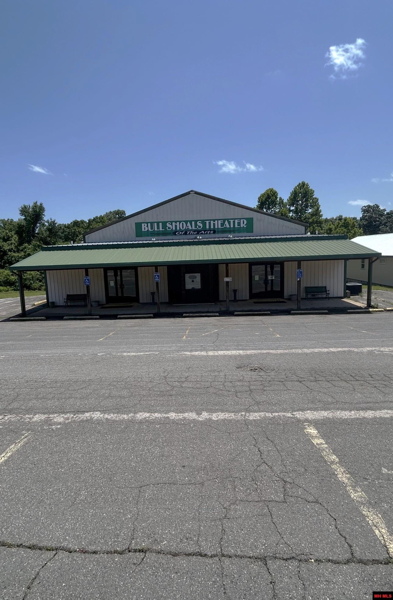 1015 CENTRAL BOULEVARD Bull Shoals, AR