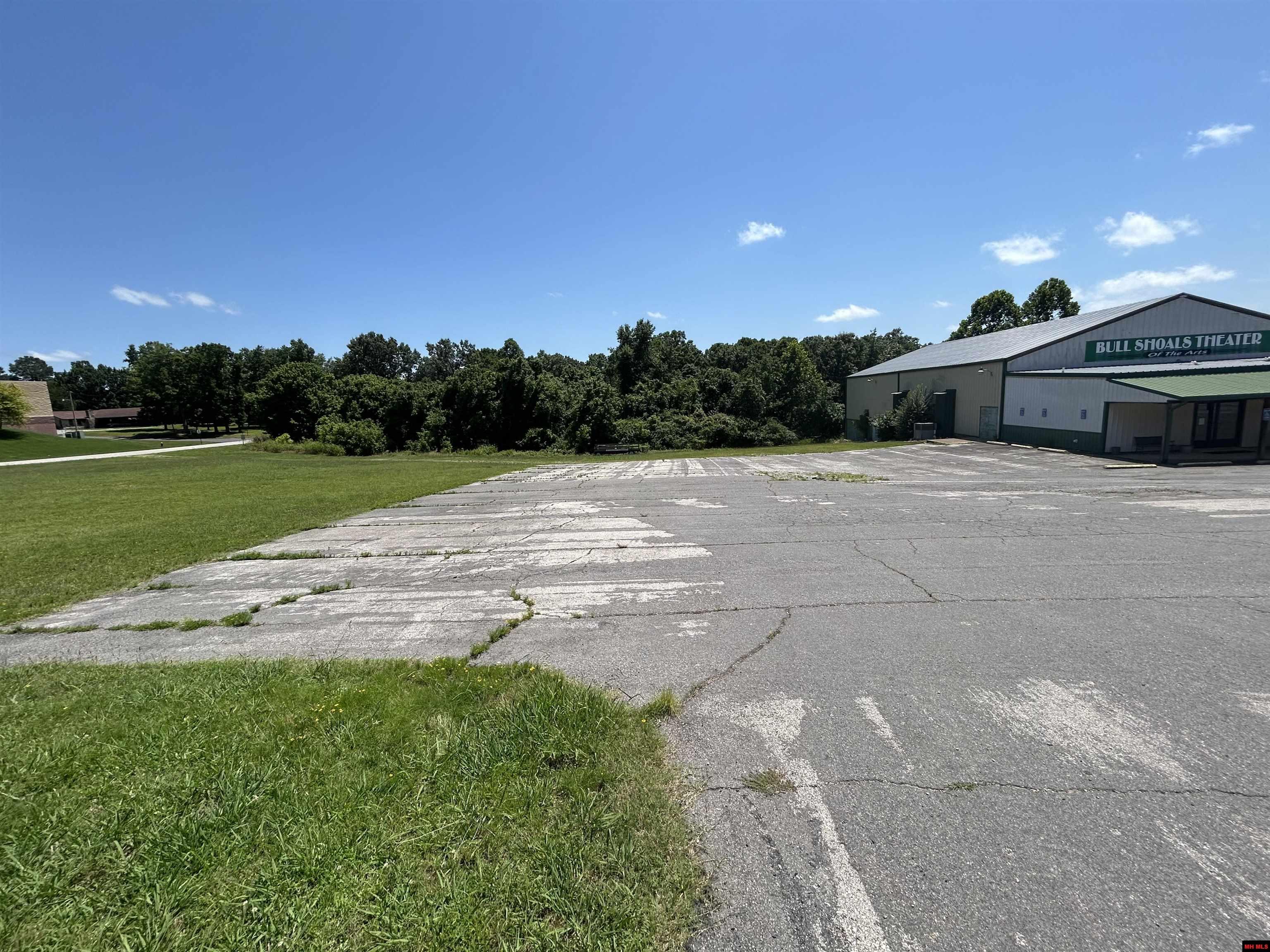 1015 CENTRAL BOULEVARD Bull Shoals, AR