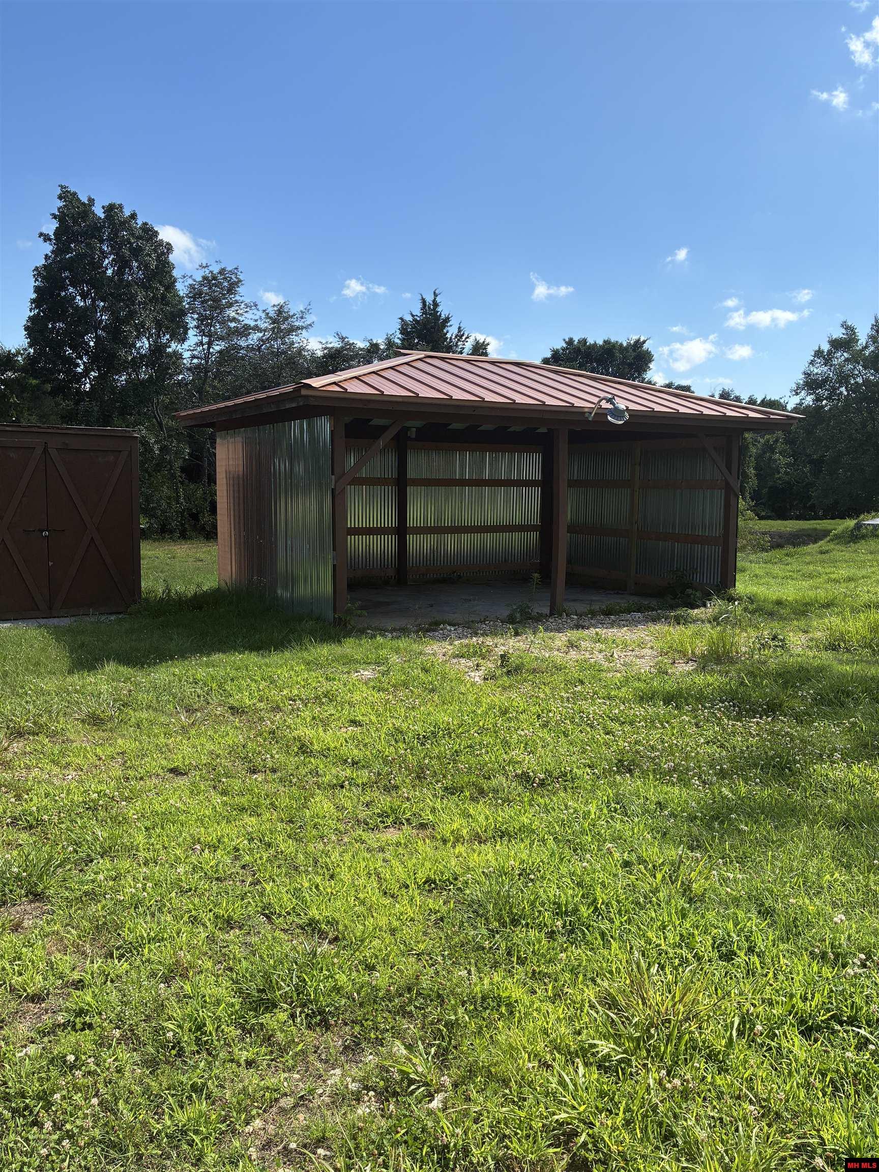 11099 HWY 14 Big Flat, AR