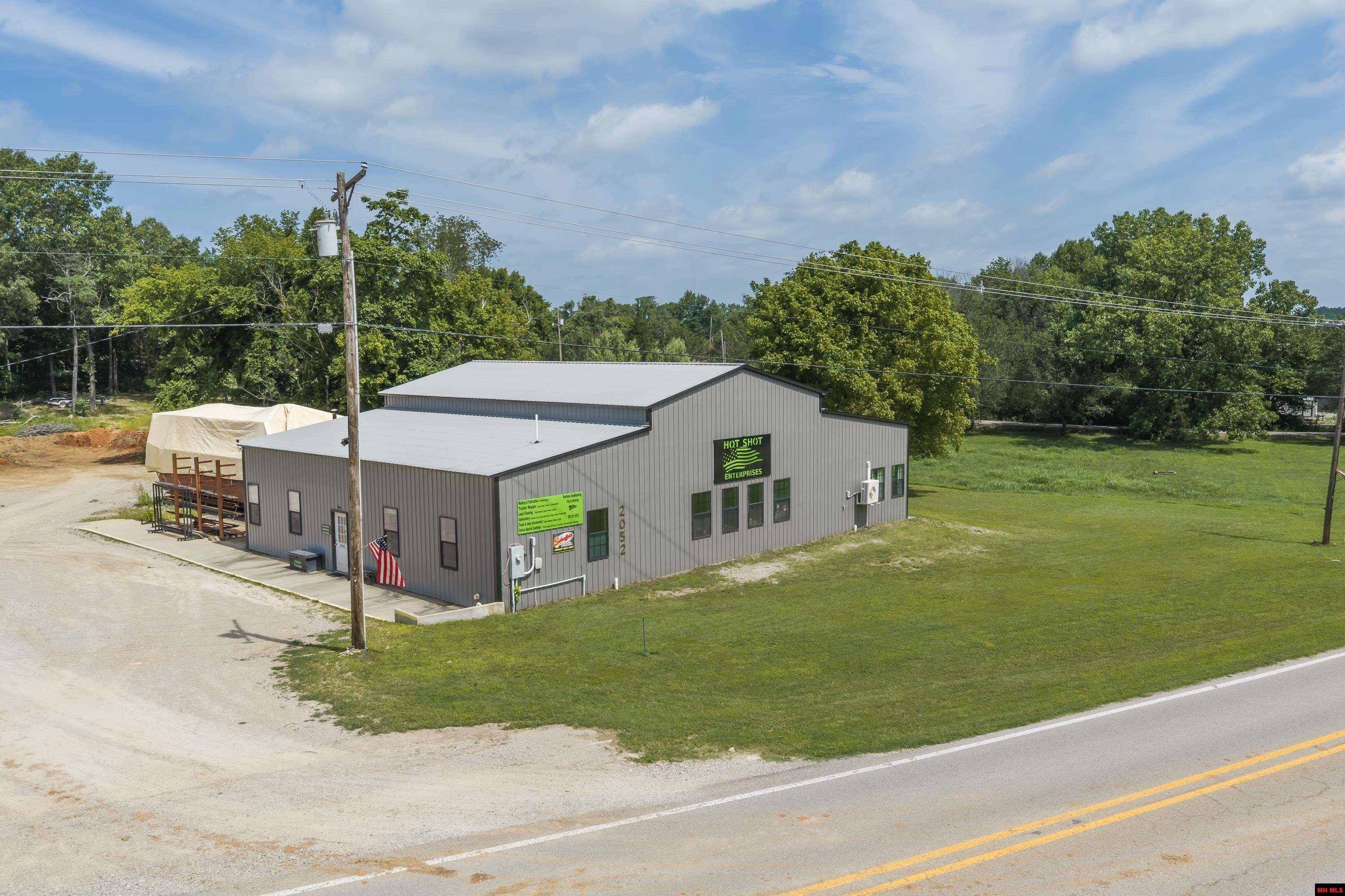 2052 CENTRAL BOULEVARD Bull Shoals, AR