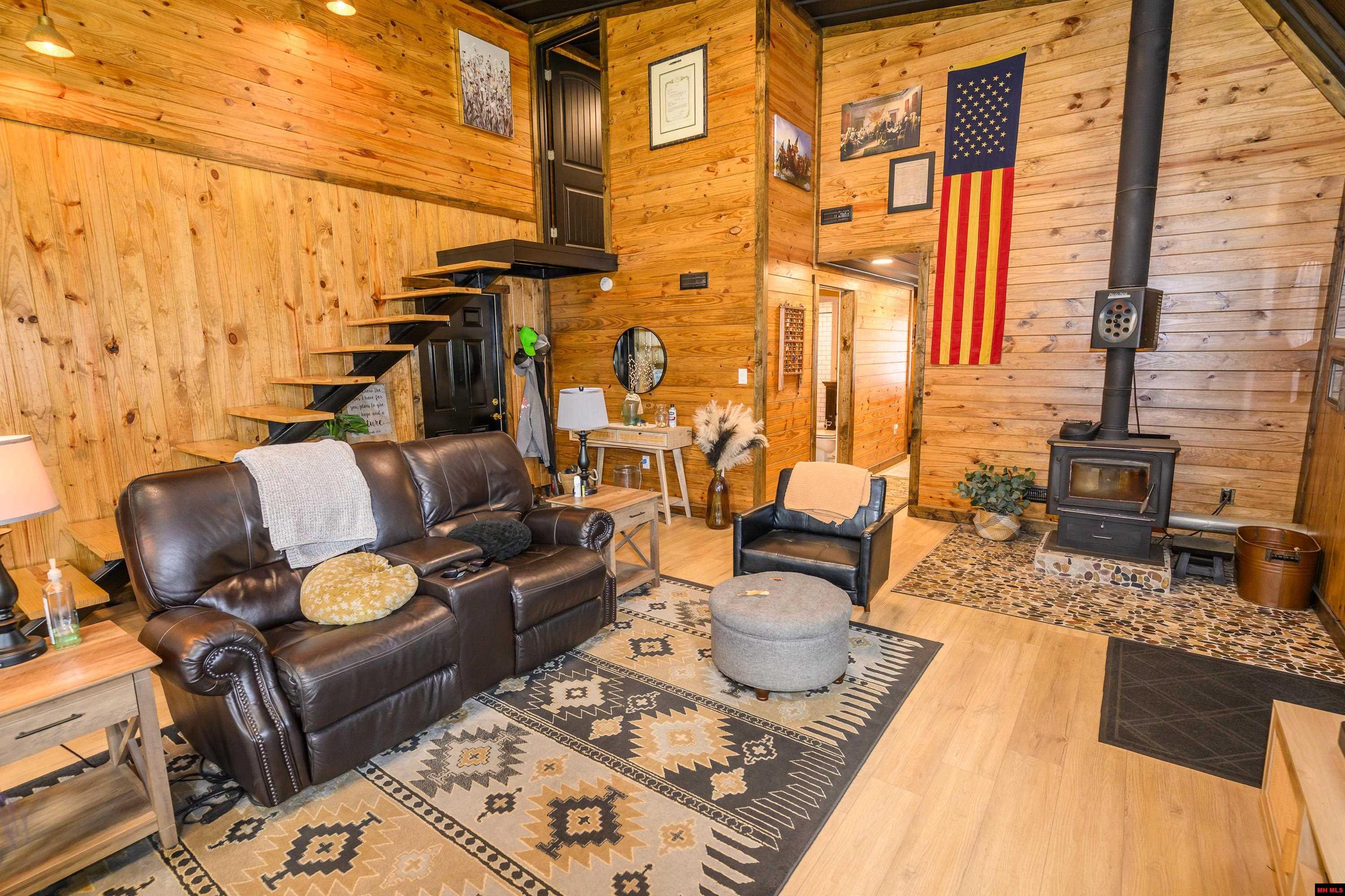 2052 CENTRAL BOULEVARD Bull Shoals, AR
