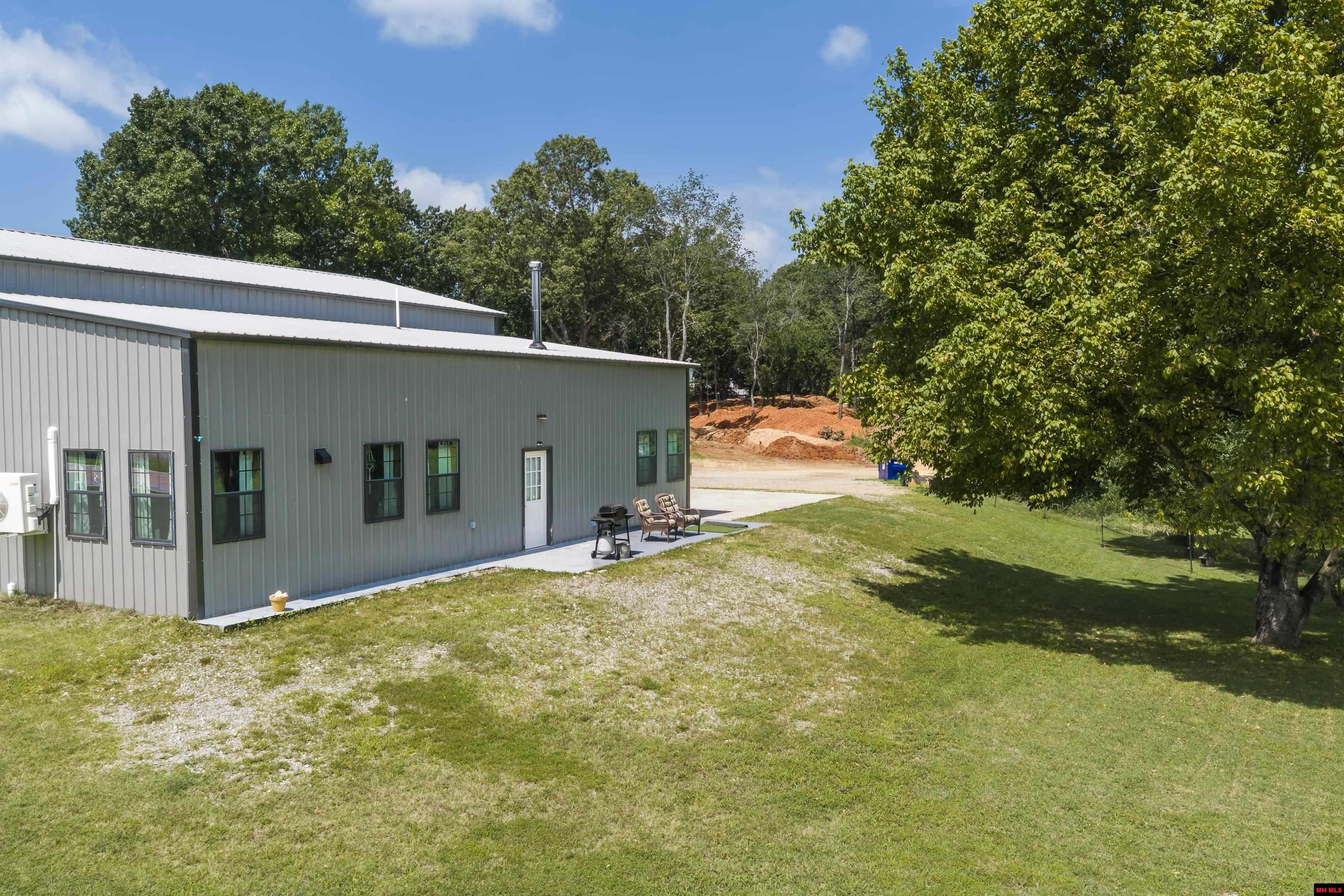 2052 CENTRAL BOULEVARD Bull Shoals, AR