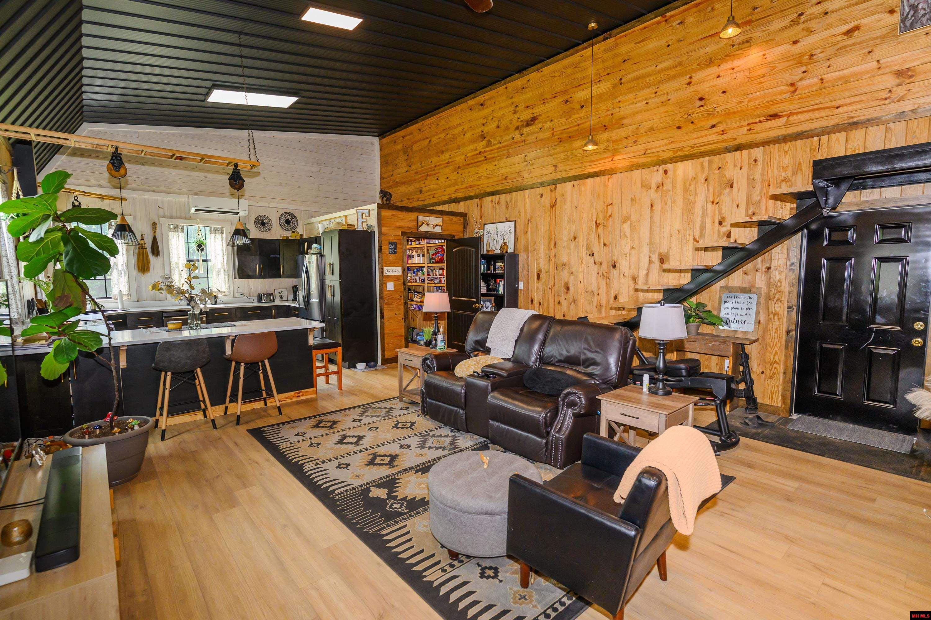 2052 CENTRAL BOULEVARD Bull Shoals, AR