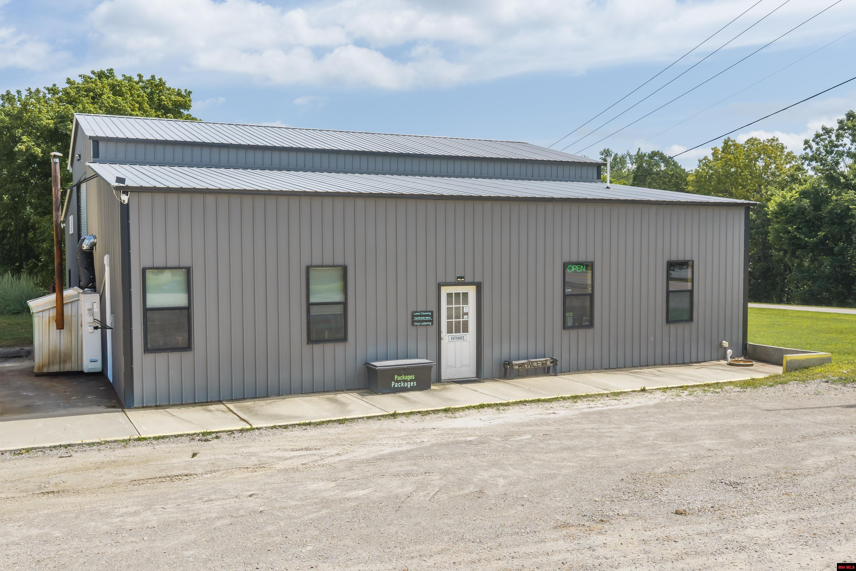 2052 CENTRAL BOULEVARD Bull Shoals, AR