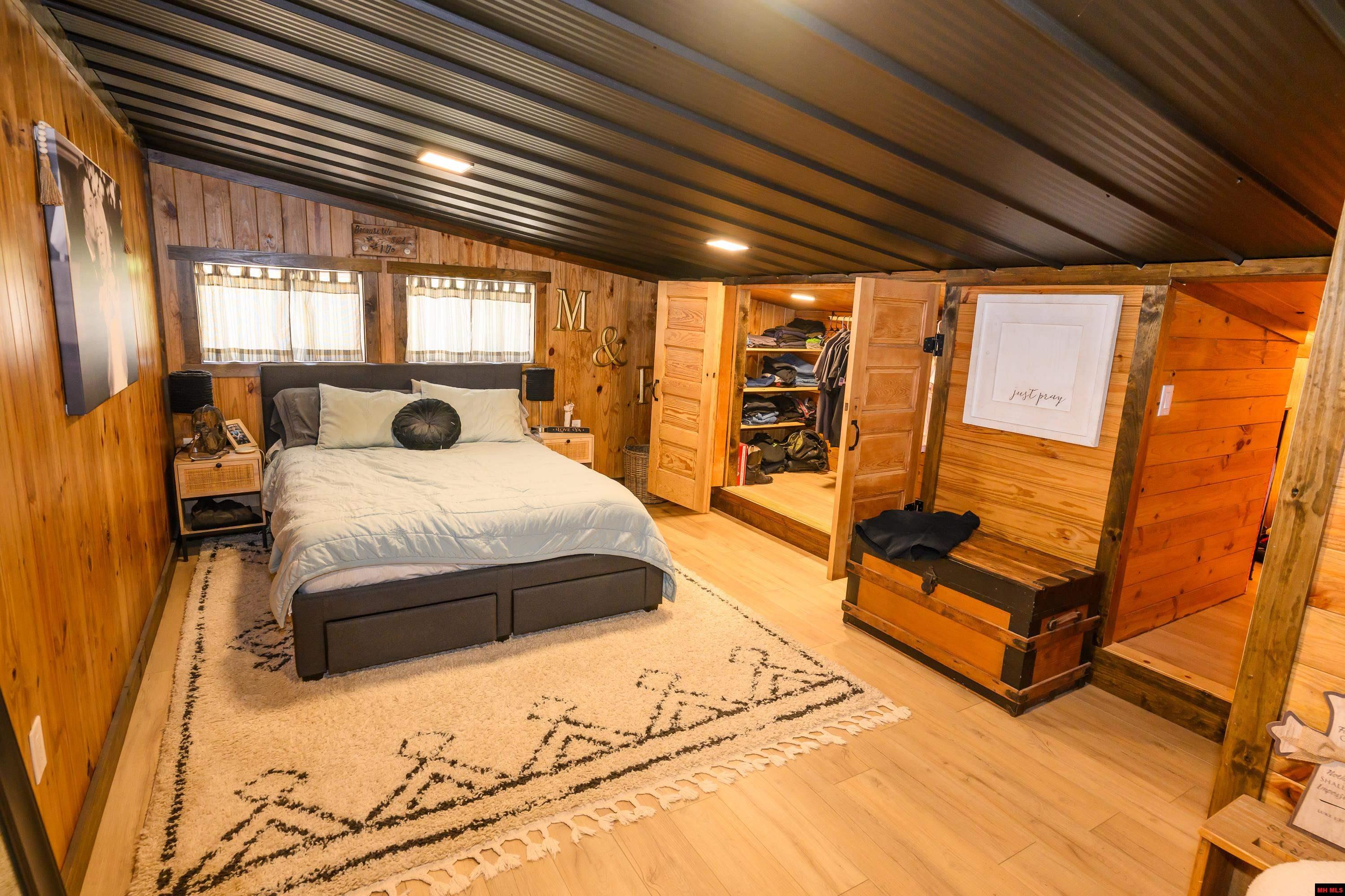 2052 CENTRAL BOULEVARD Bull Shoals, AR