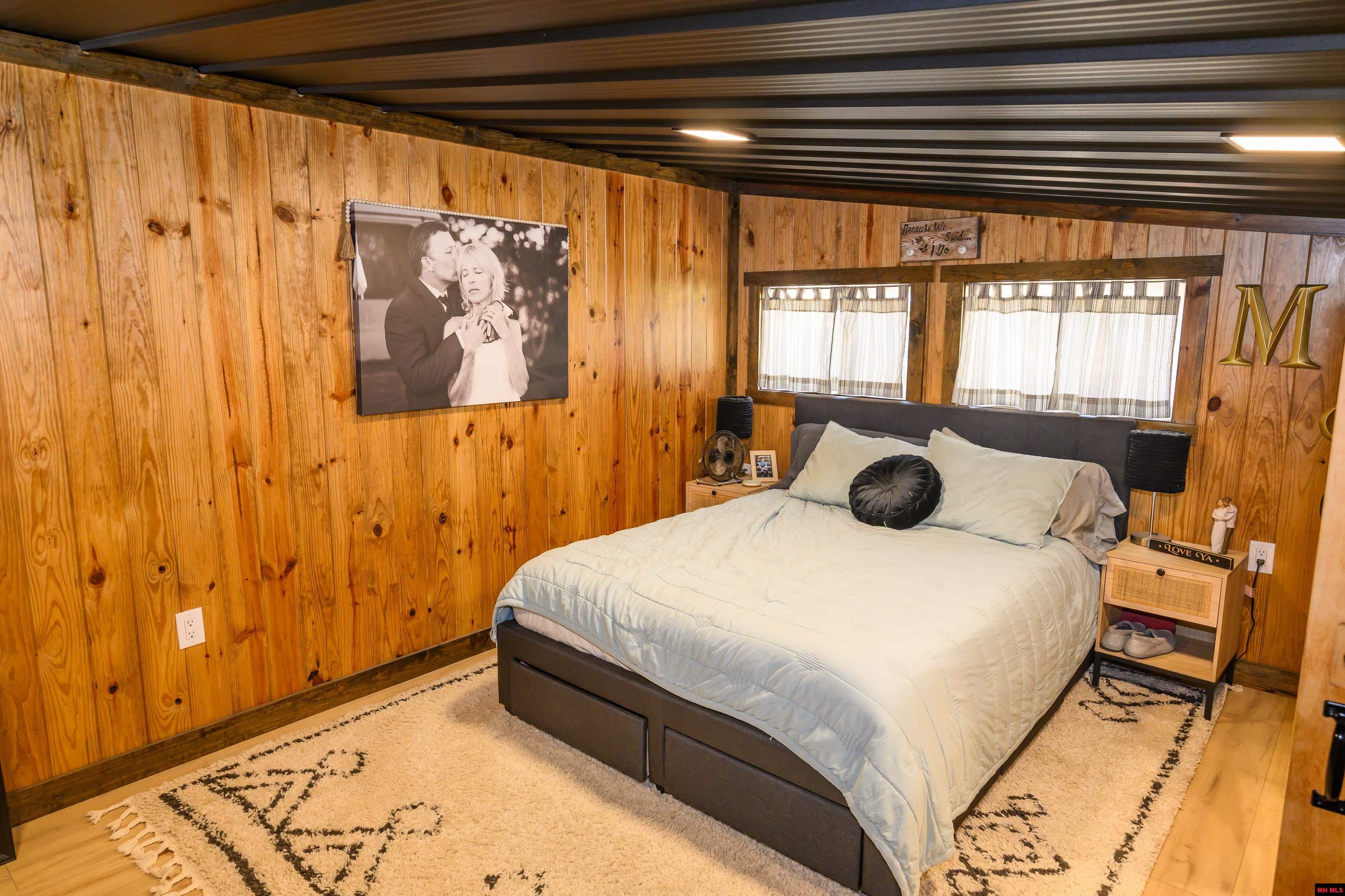 2052 CENTRAL BOULEVARD Bull Shoals, AR