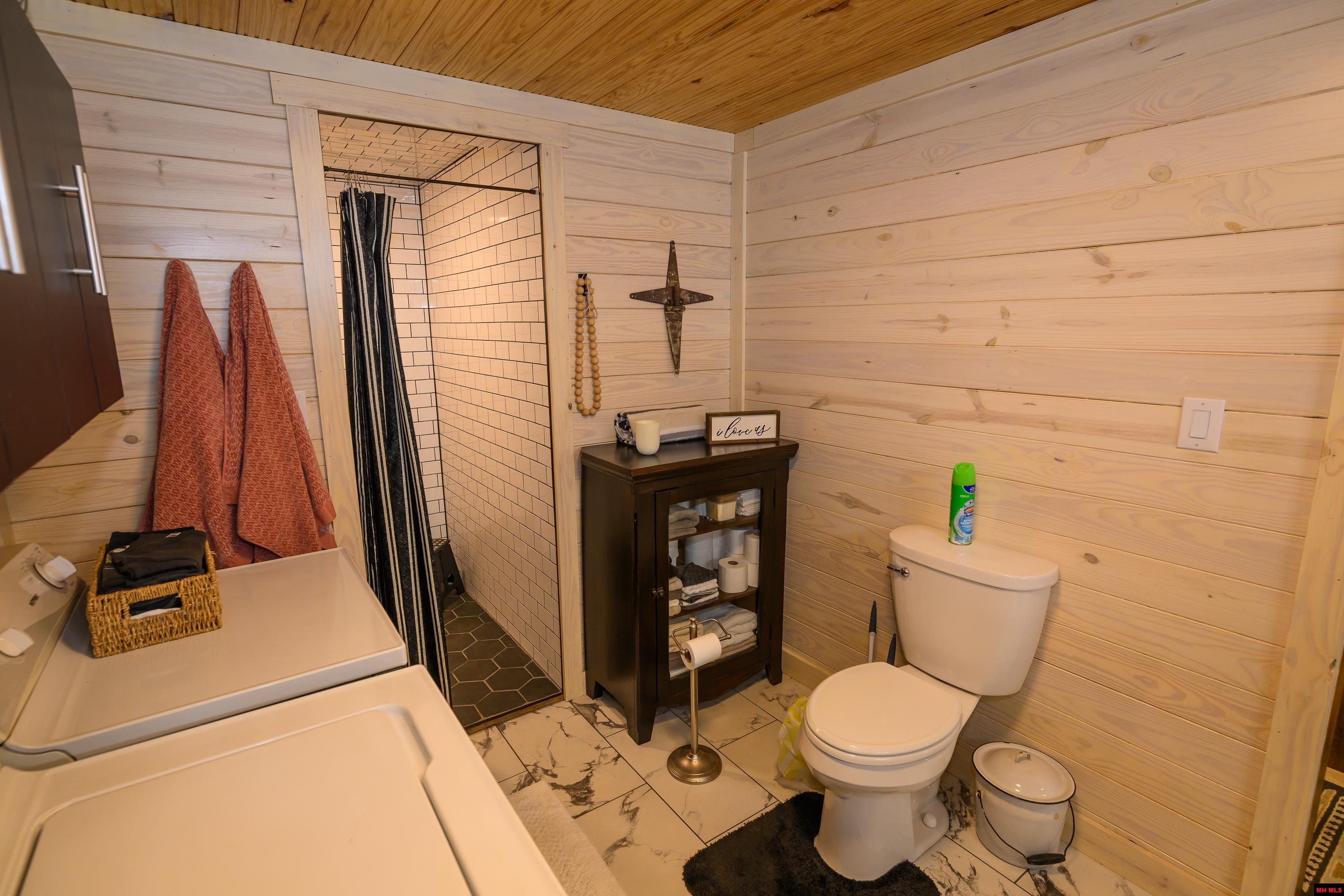2052 CENTRAL BOULEVARD Bull Shoals, AR