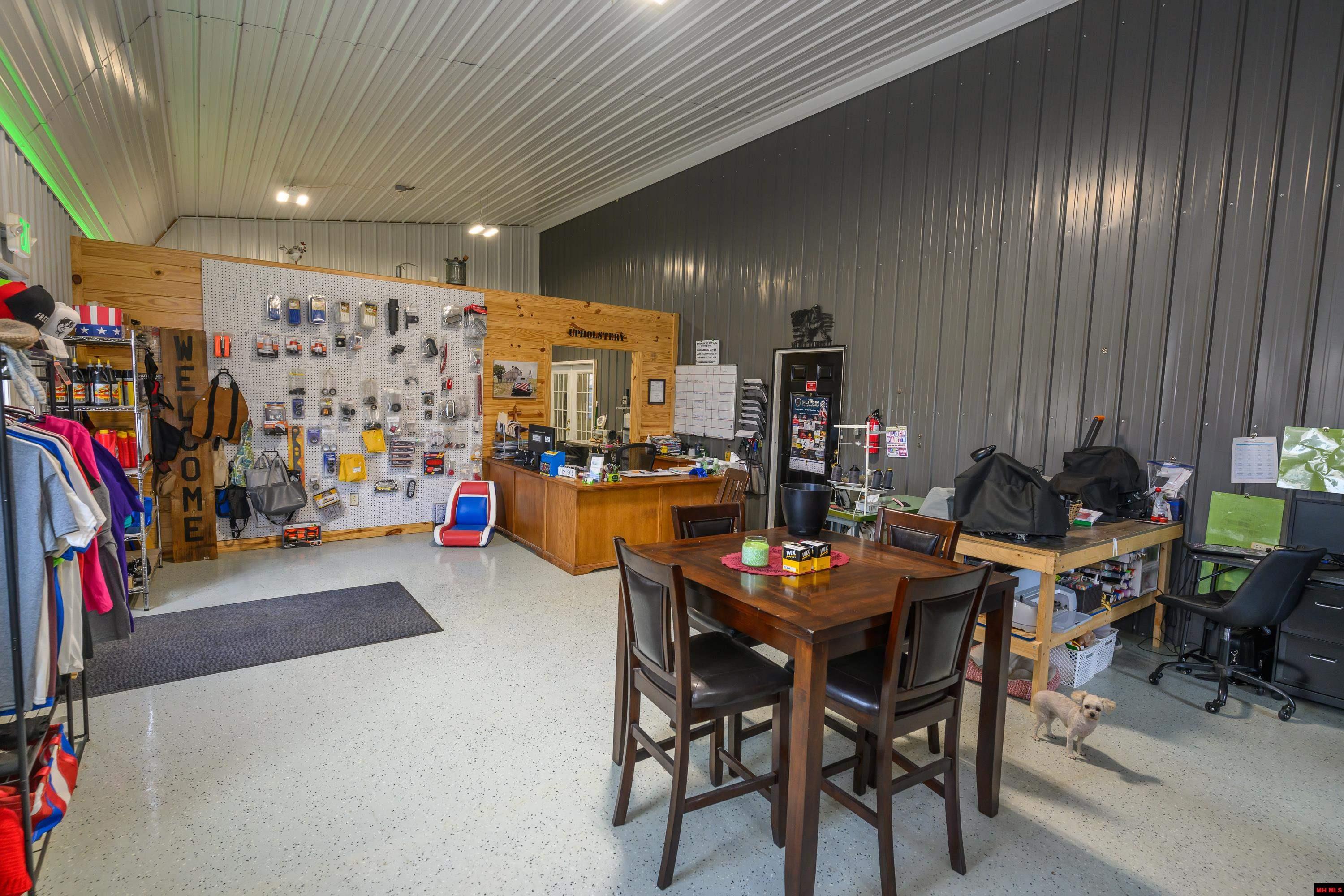 2052 CENTRAL BOULEVARD Bull Shoals, AR
