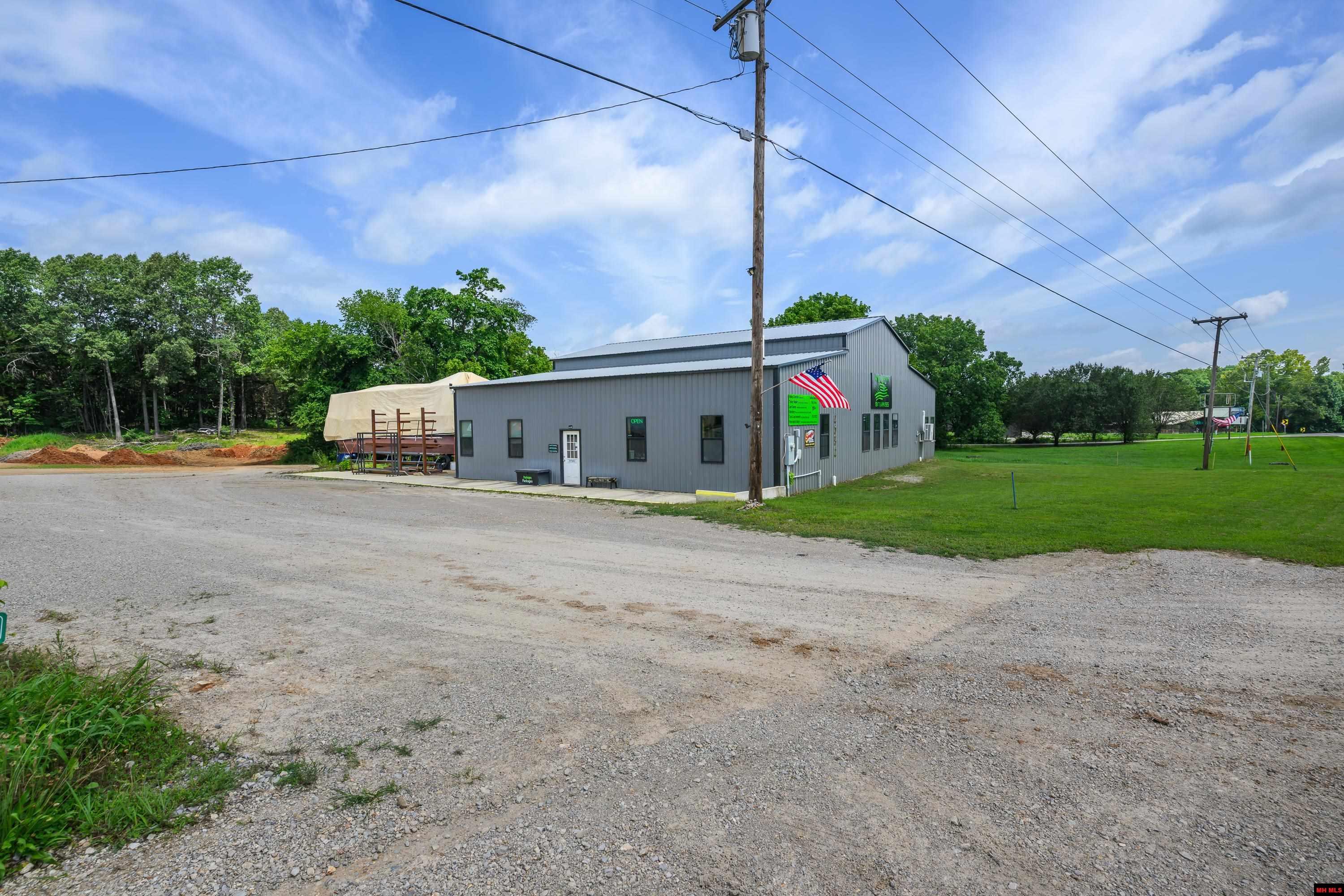 2052 CENTRAL BOULEVARD Bull Shoals, AR