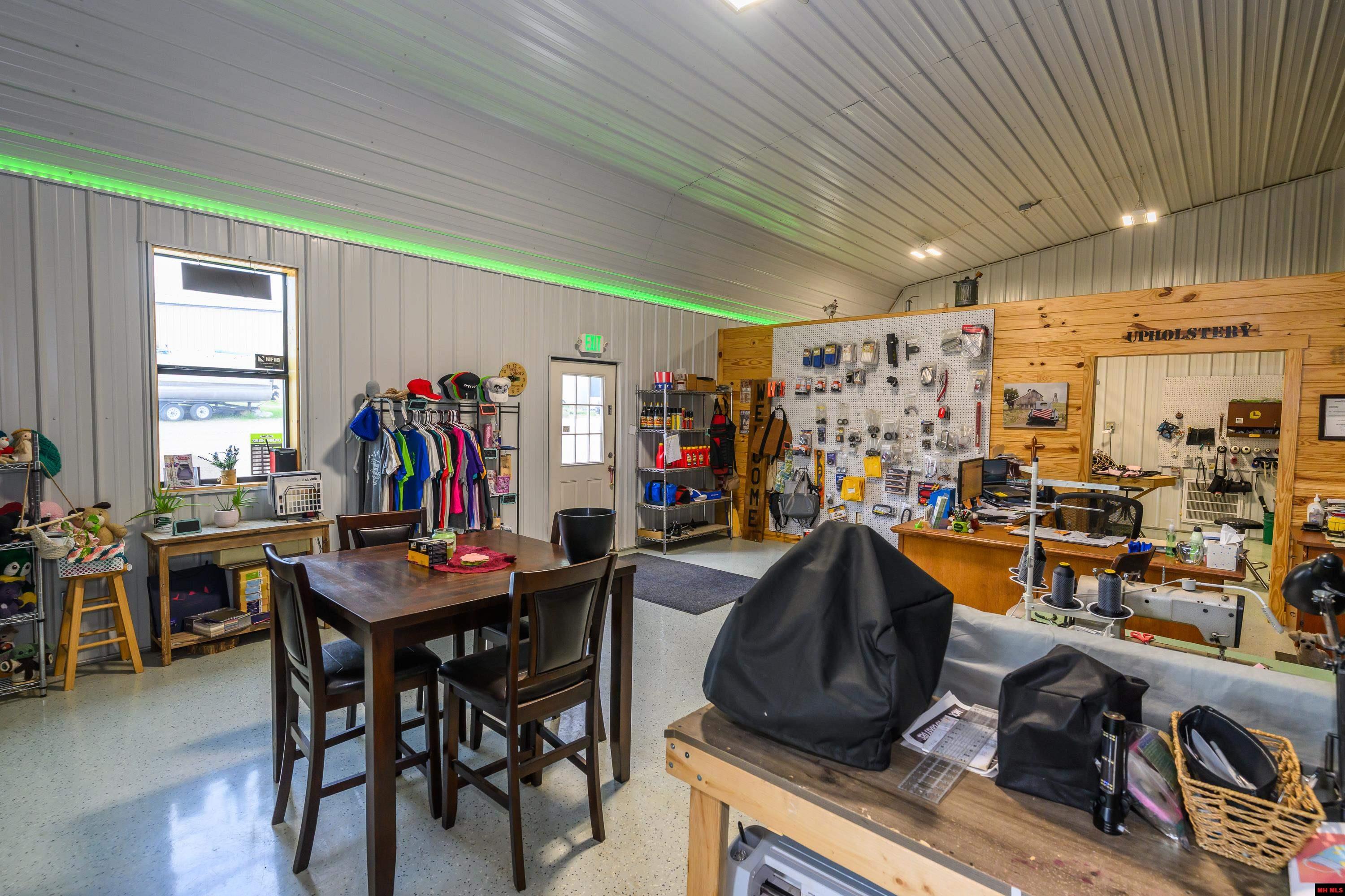 2052 CENTRAL BOULEVARD Bull Shoals, AR