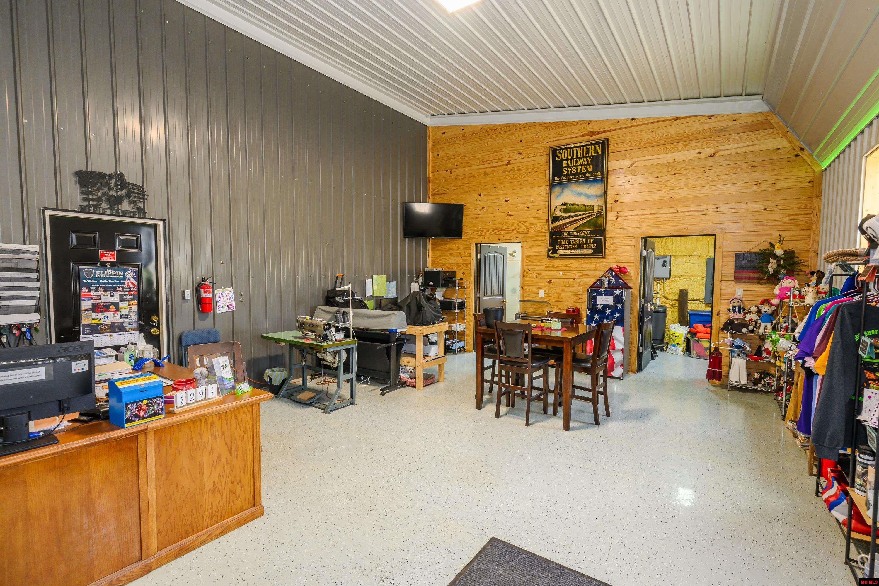 2052 CENTRAL BOULEVARD Bull Shoals, AR
