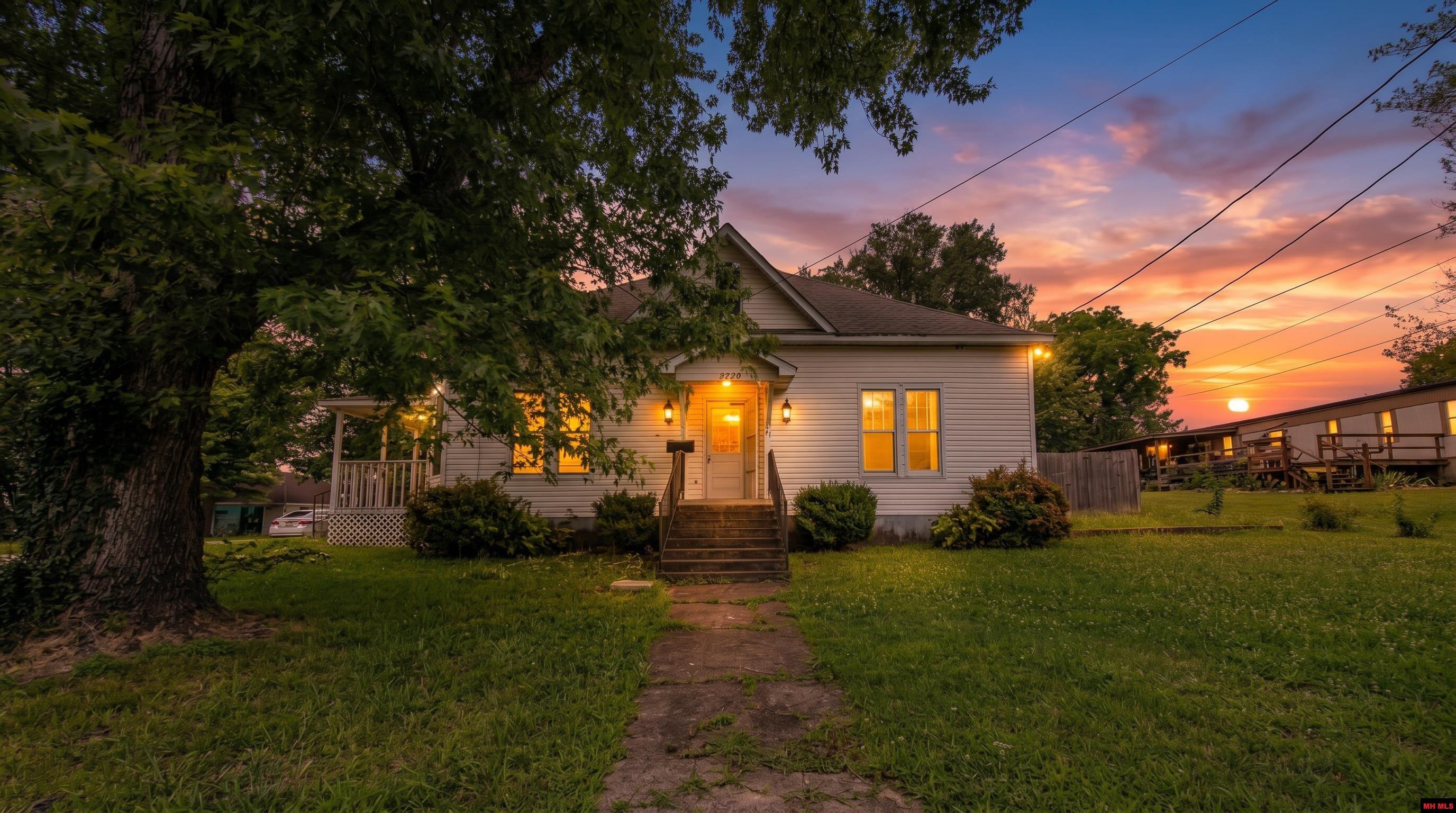 222 6TH STREET Thayer, MO
