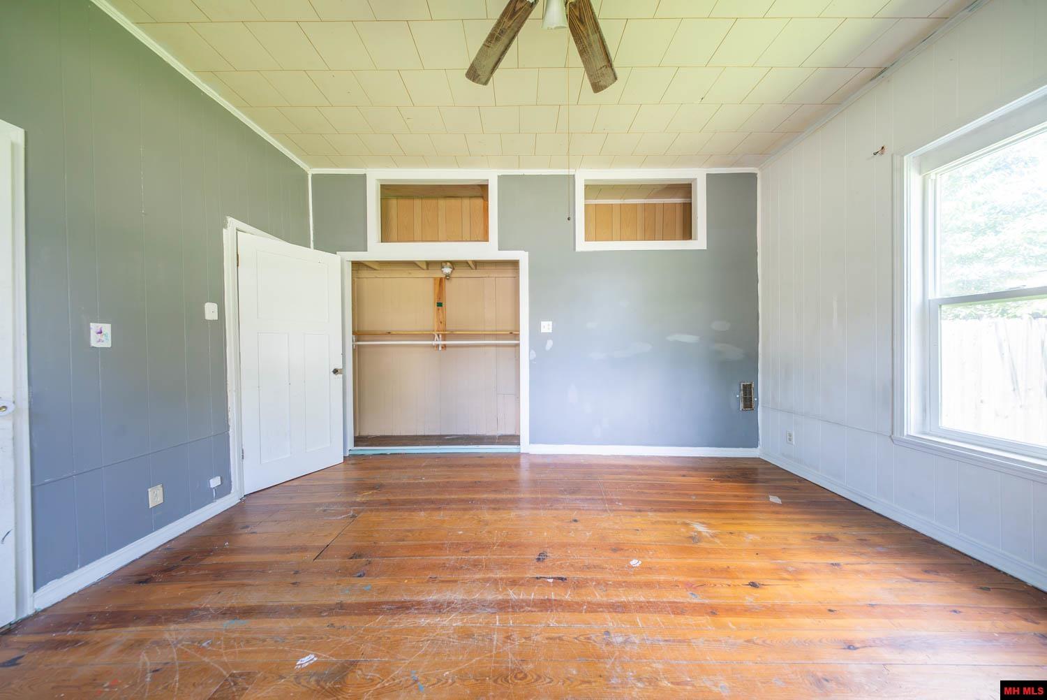222 6TH STREET Thayer, MO
