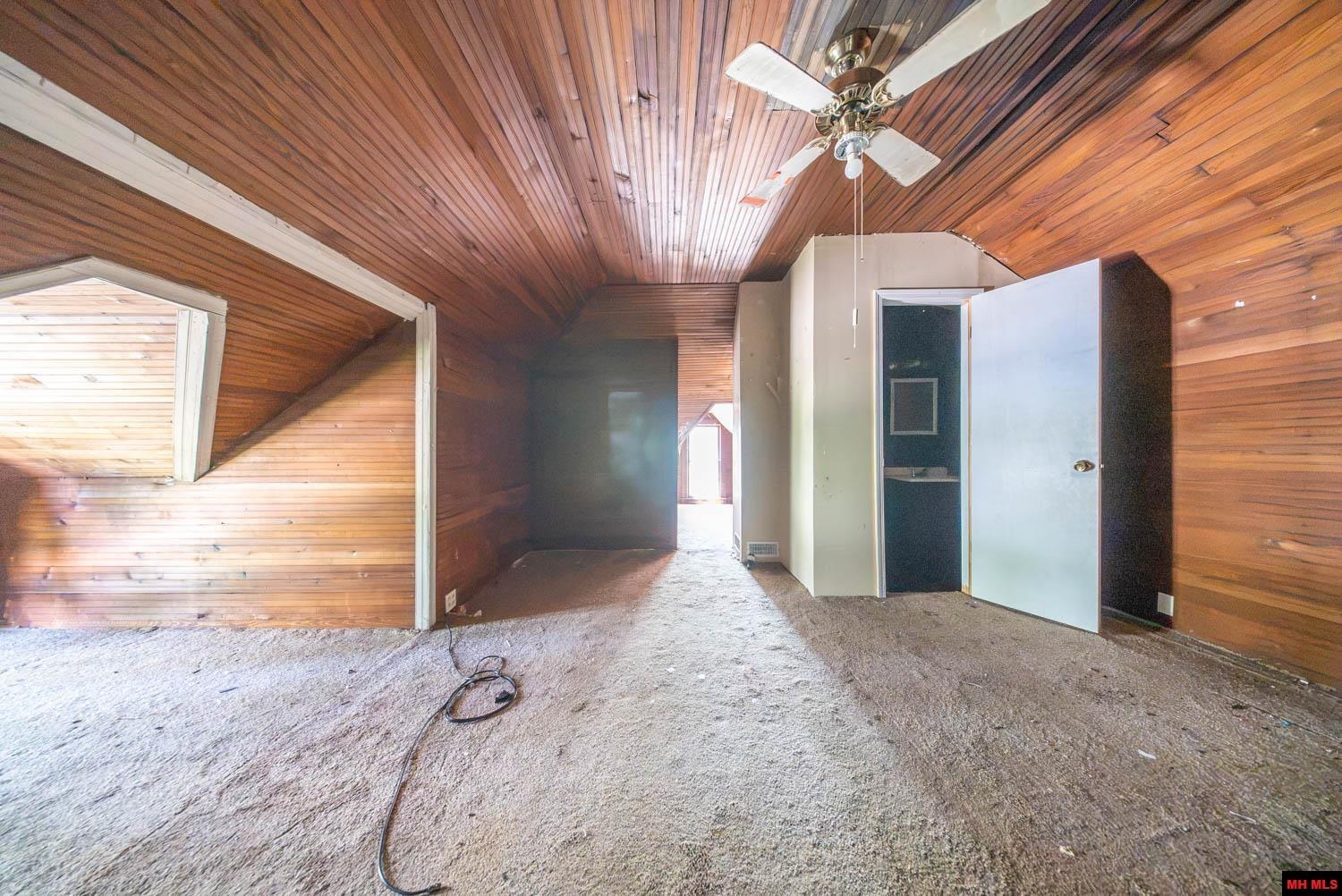 222 6TH STREET Thayer, MO