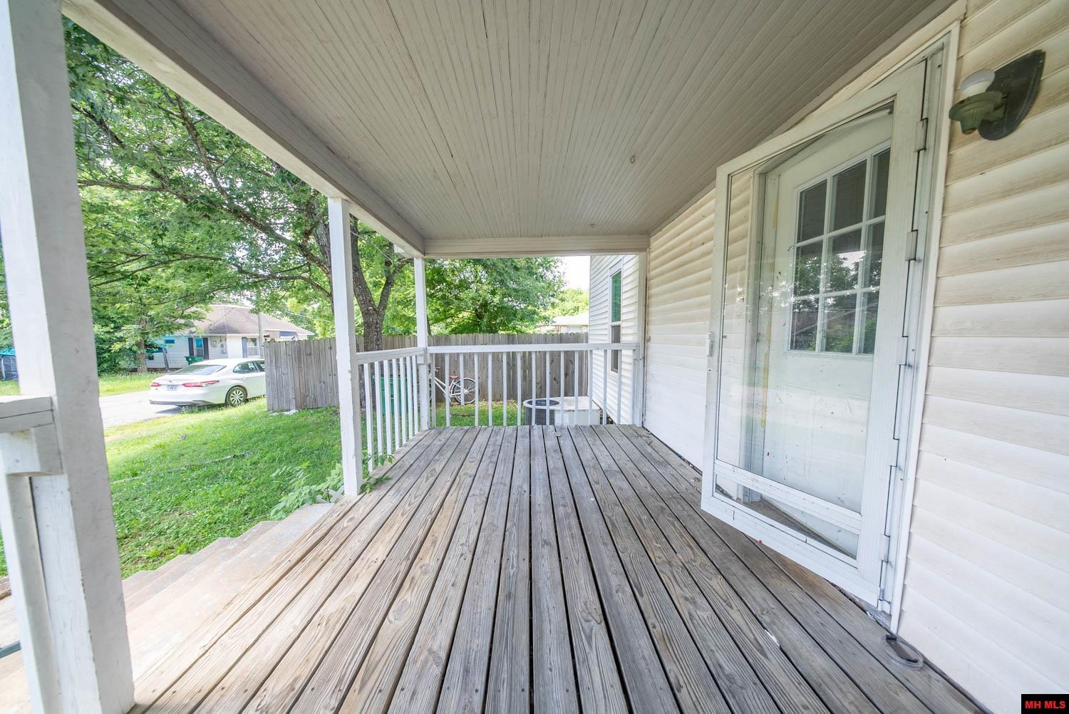 222 6TH STREET Thayer, MO