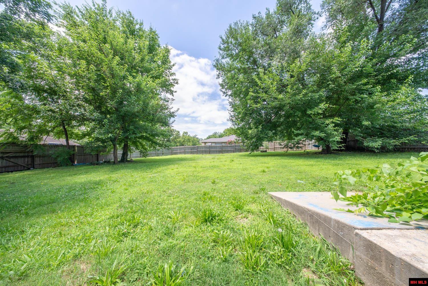 222 6TH STREET Thayer, MO