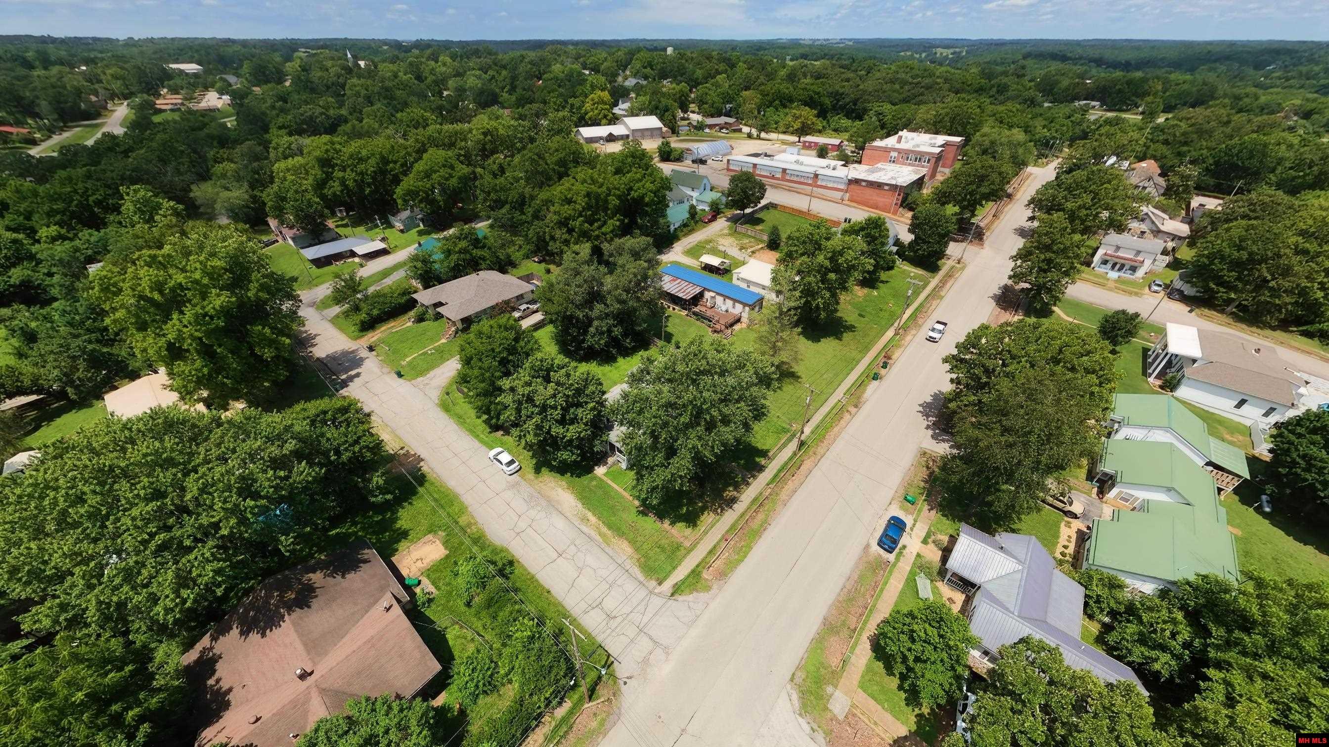 222 6TH STREET Thayer, MO