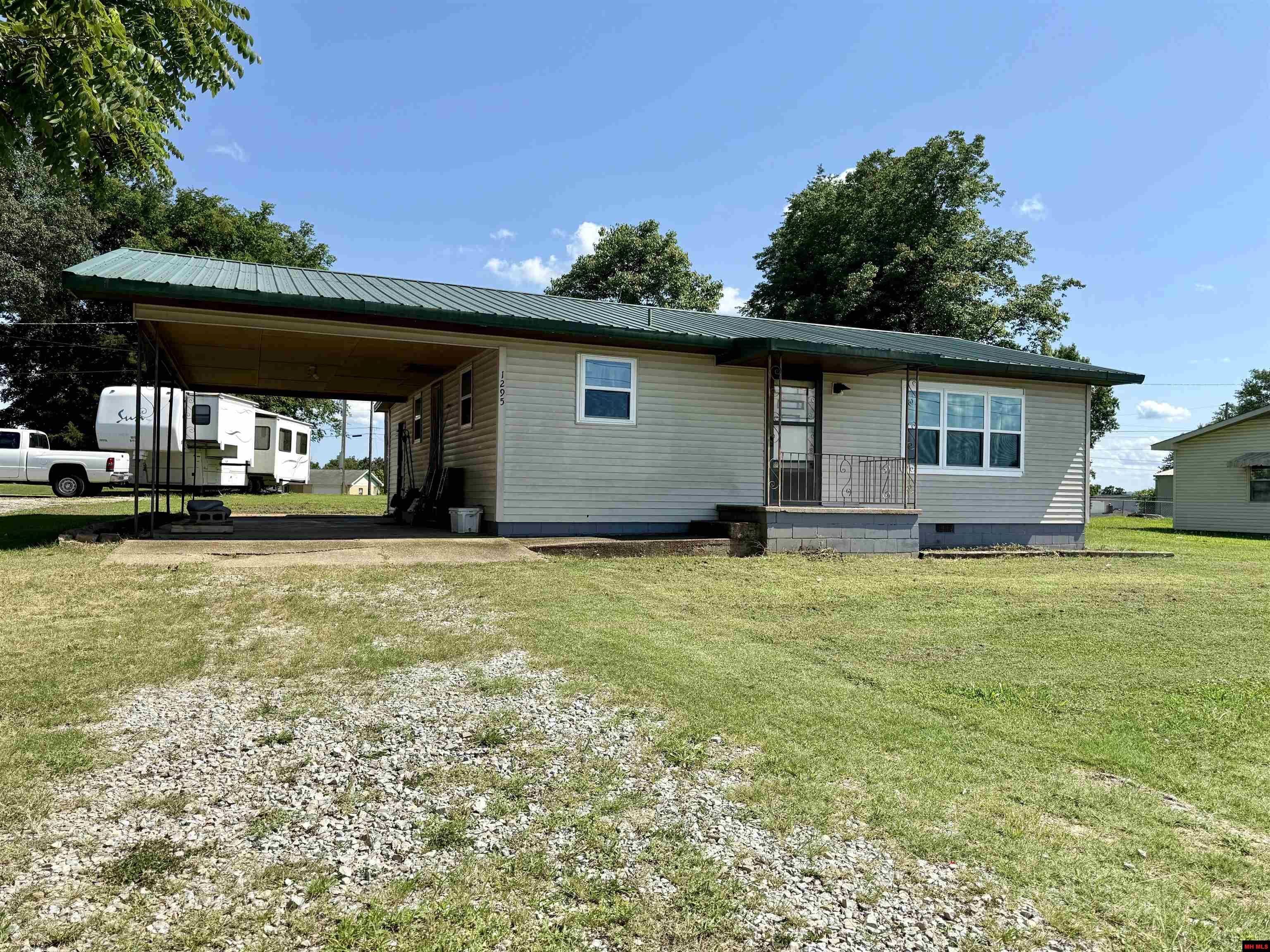 1295 W MAIN STREET Cotter, AR