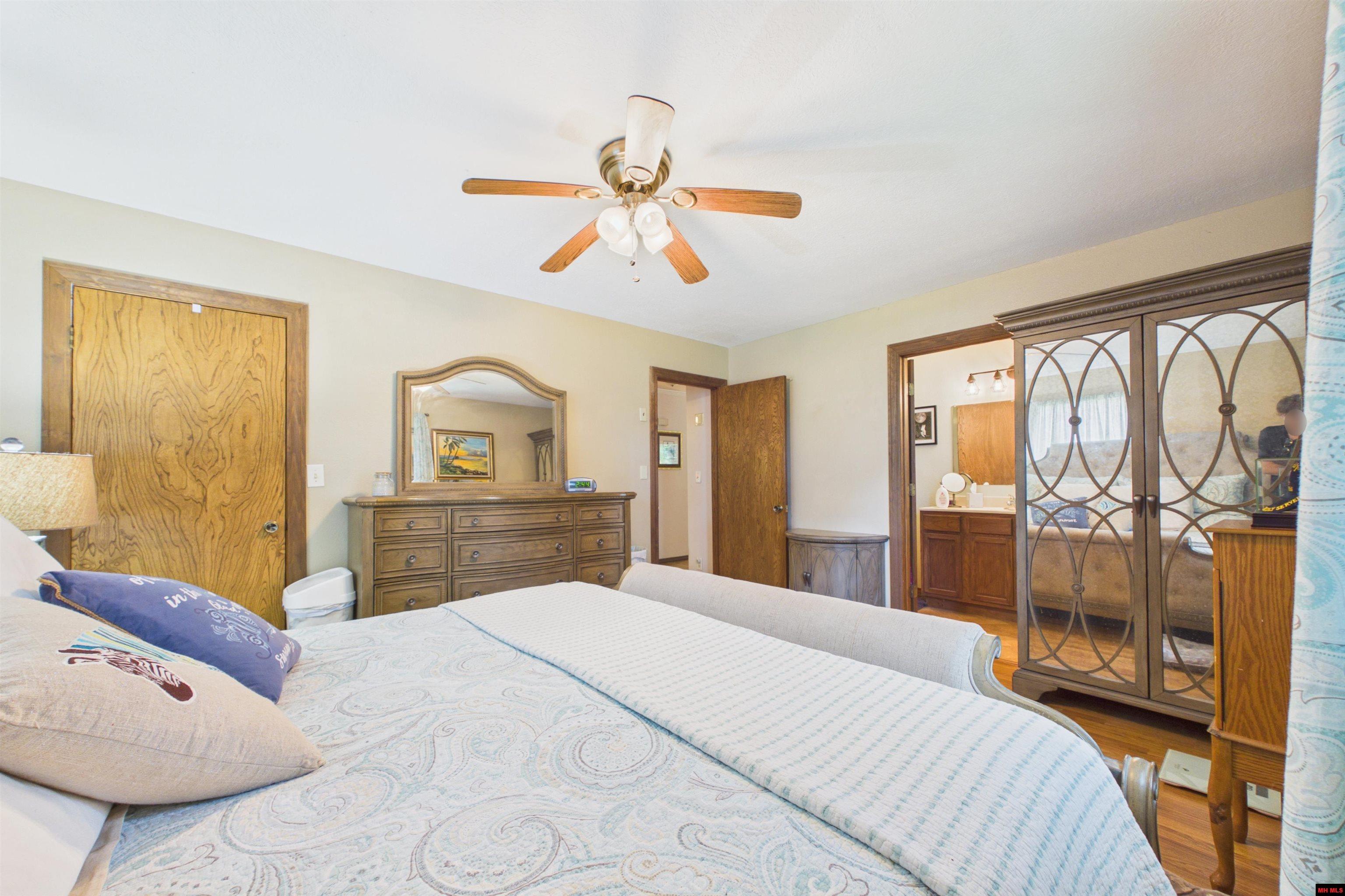 261 Lake Park Loop