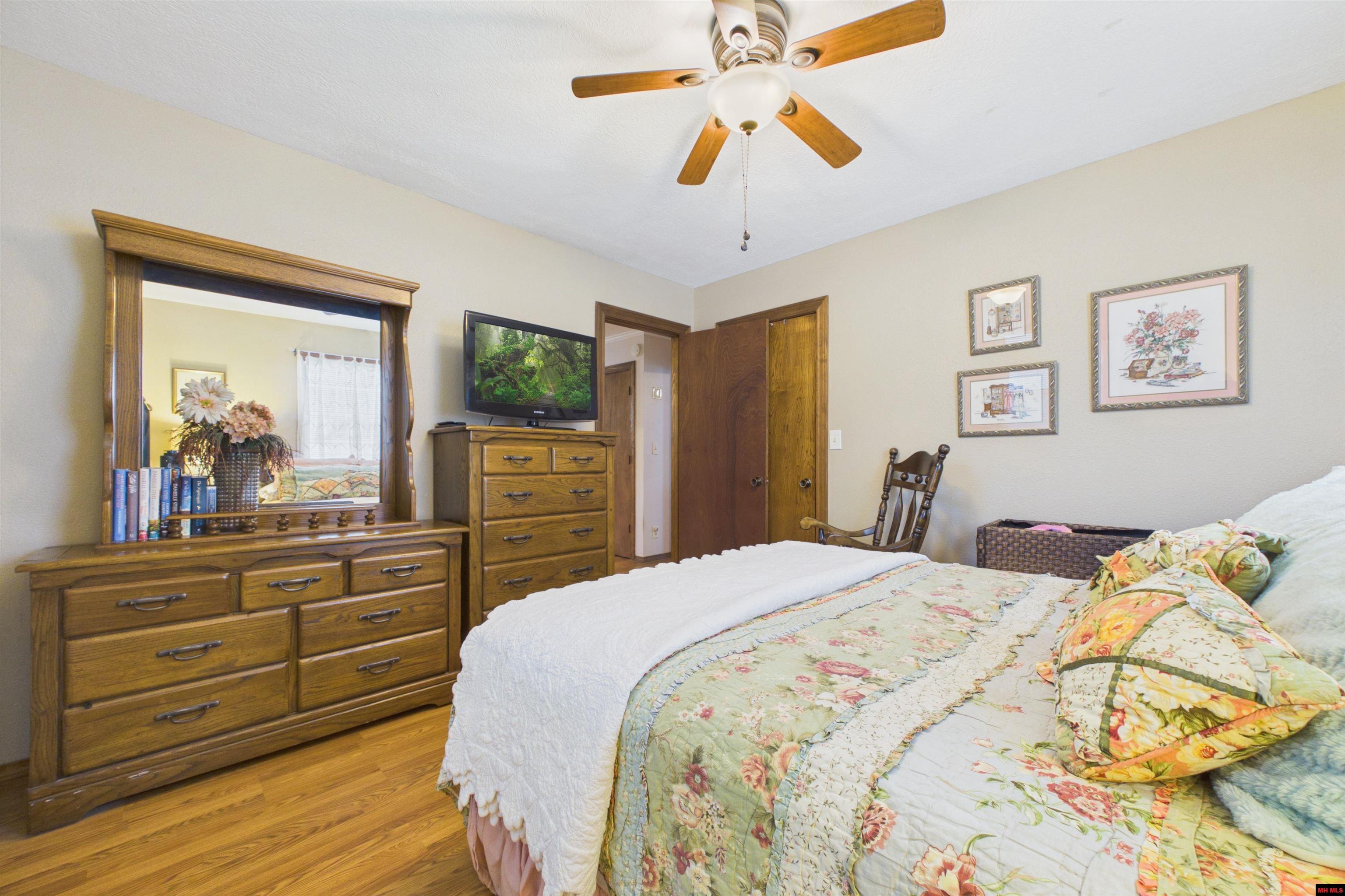 261 Lake Park Loop