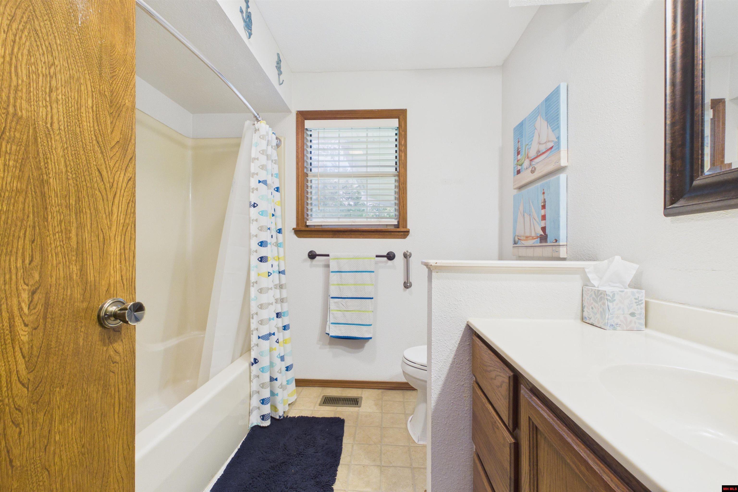 261 Lake Park Loop