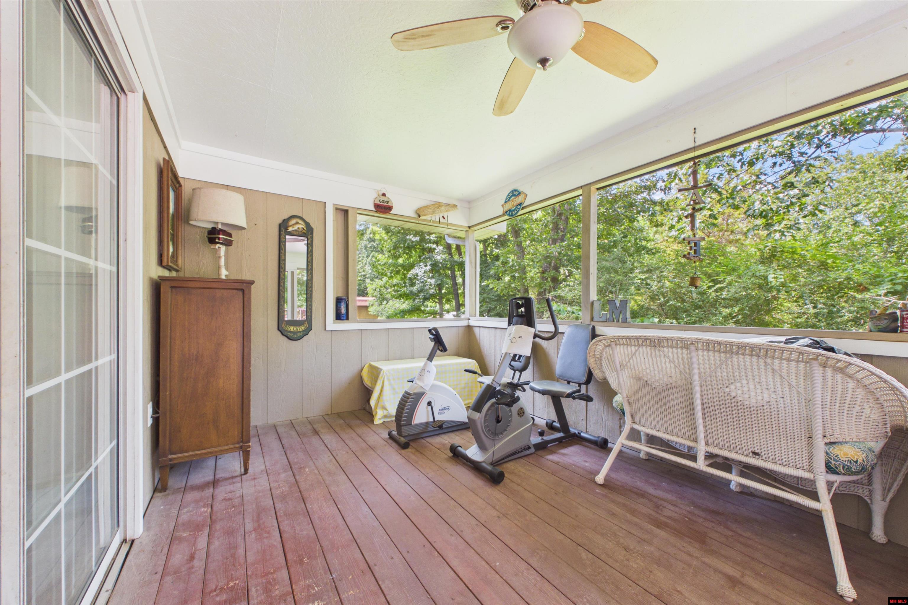 261 Lake Park Loop