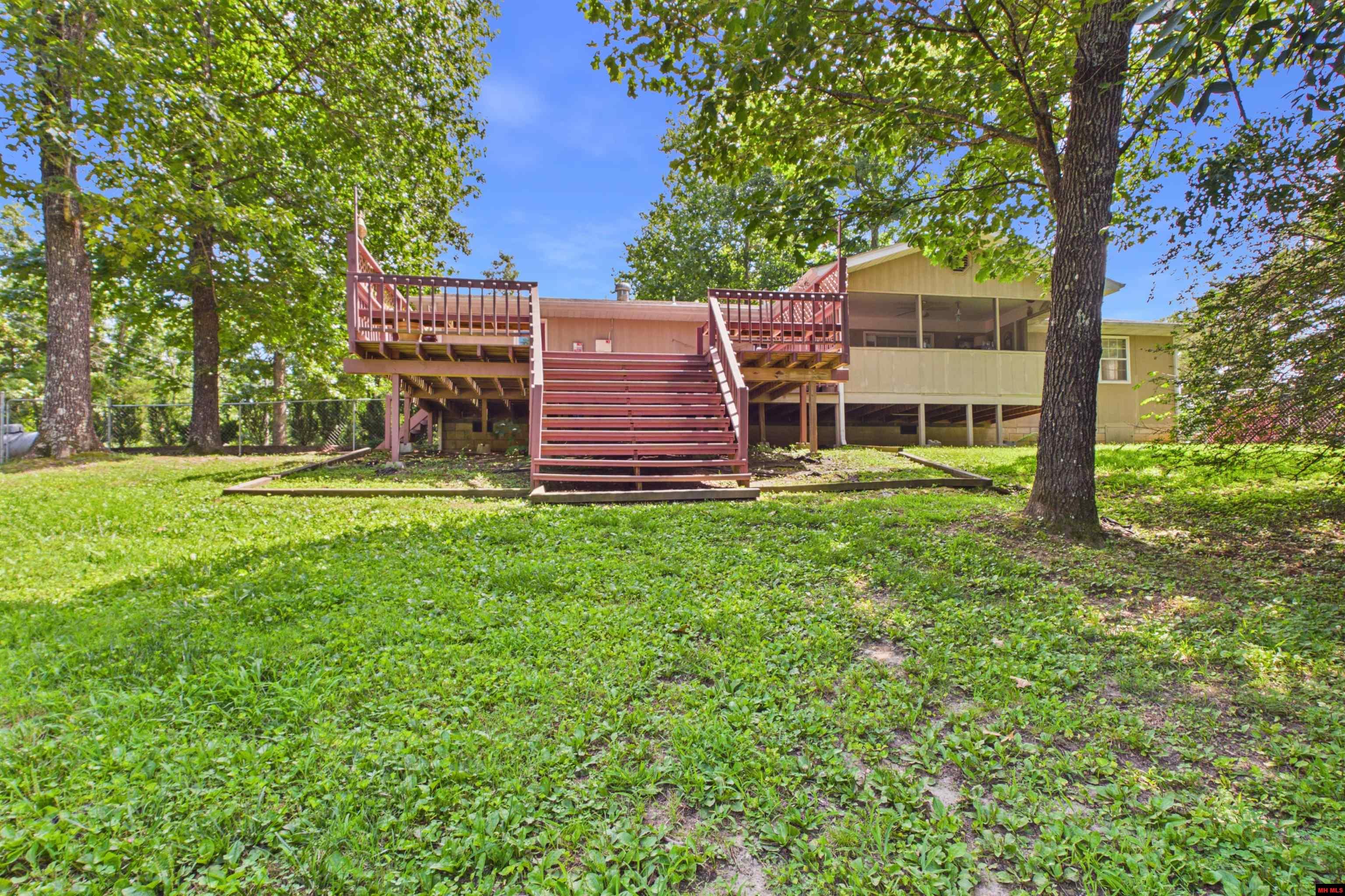 261 Lake Park Loop