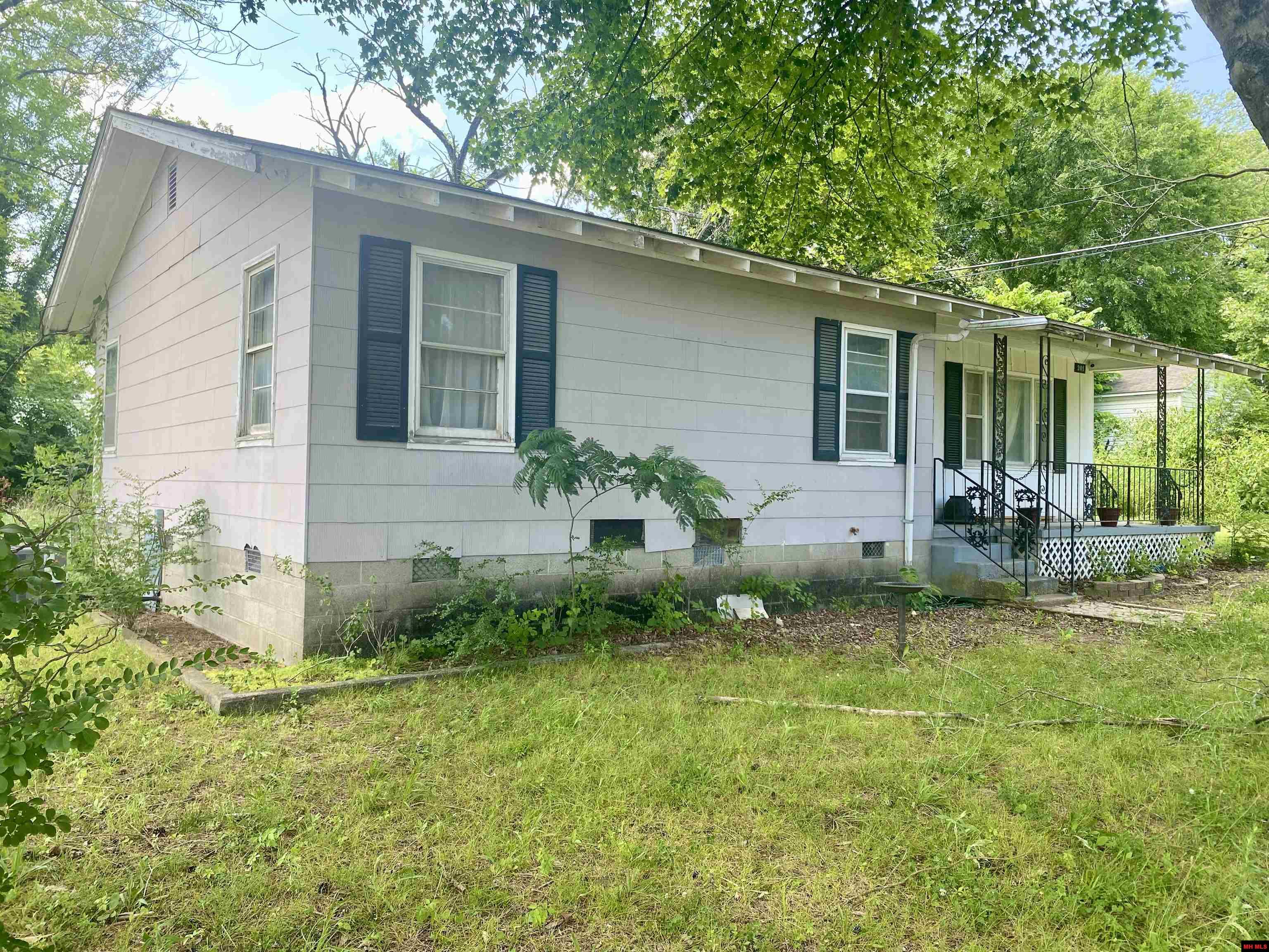 201 N 3RD STREET Flippin, AR
