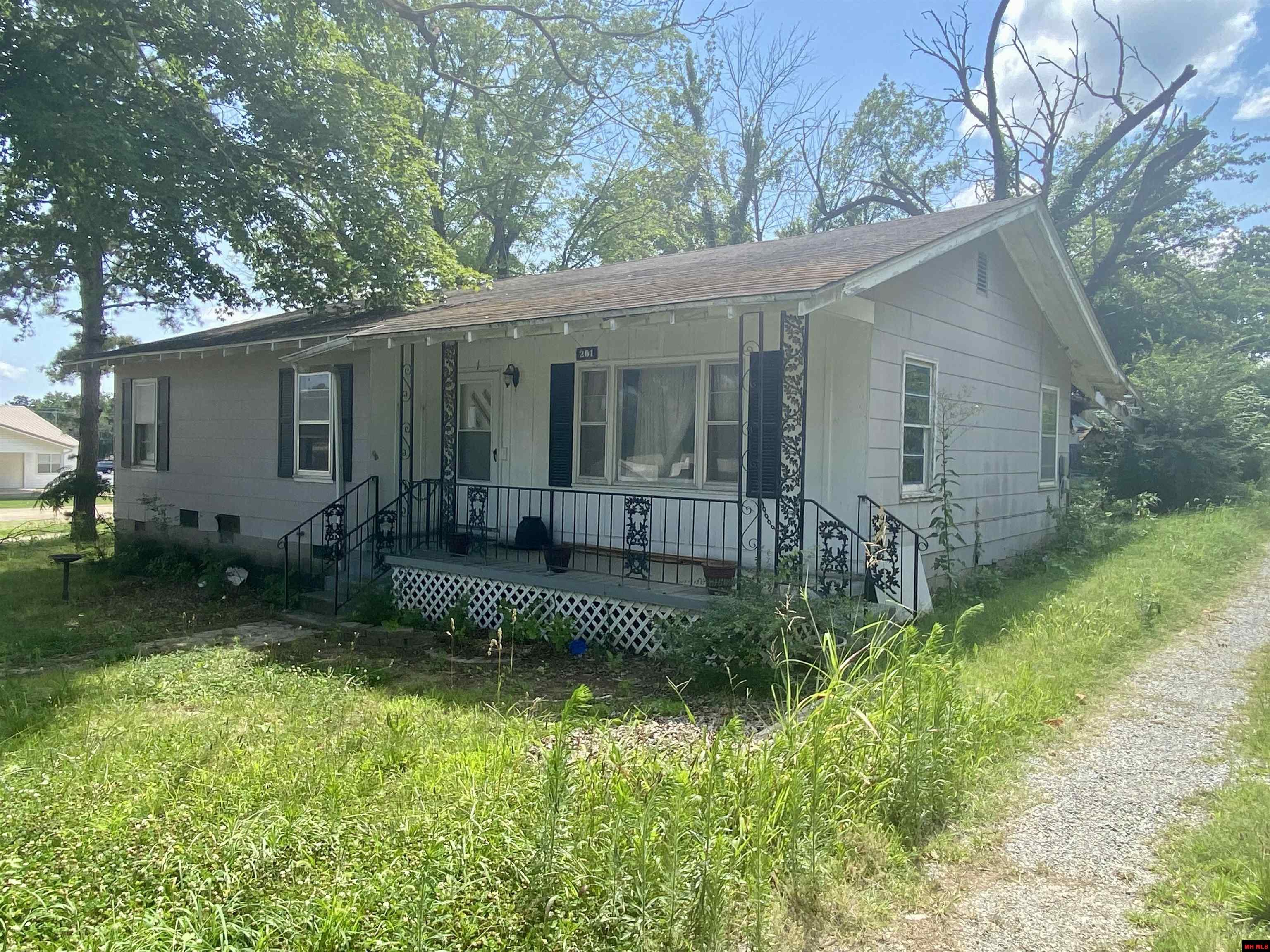 201 N 3RD STREET Flippin, AR