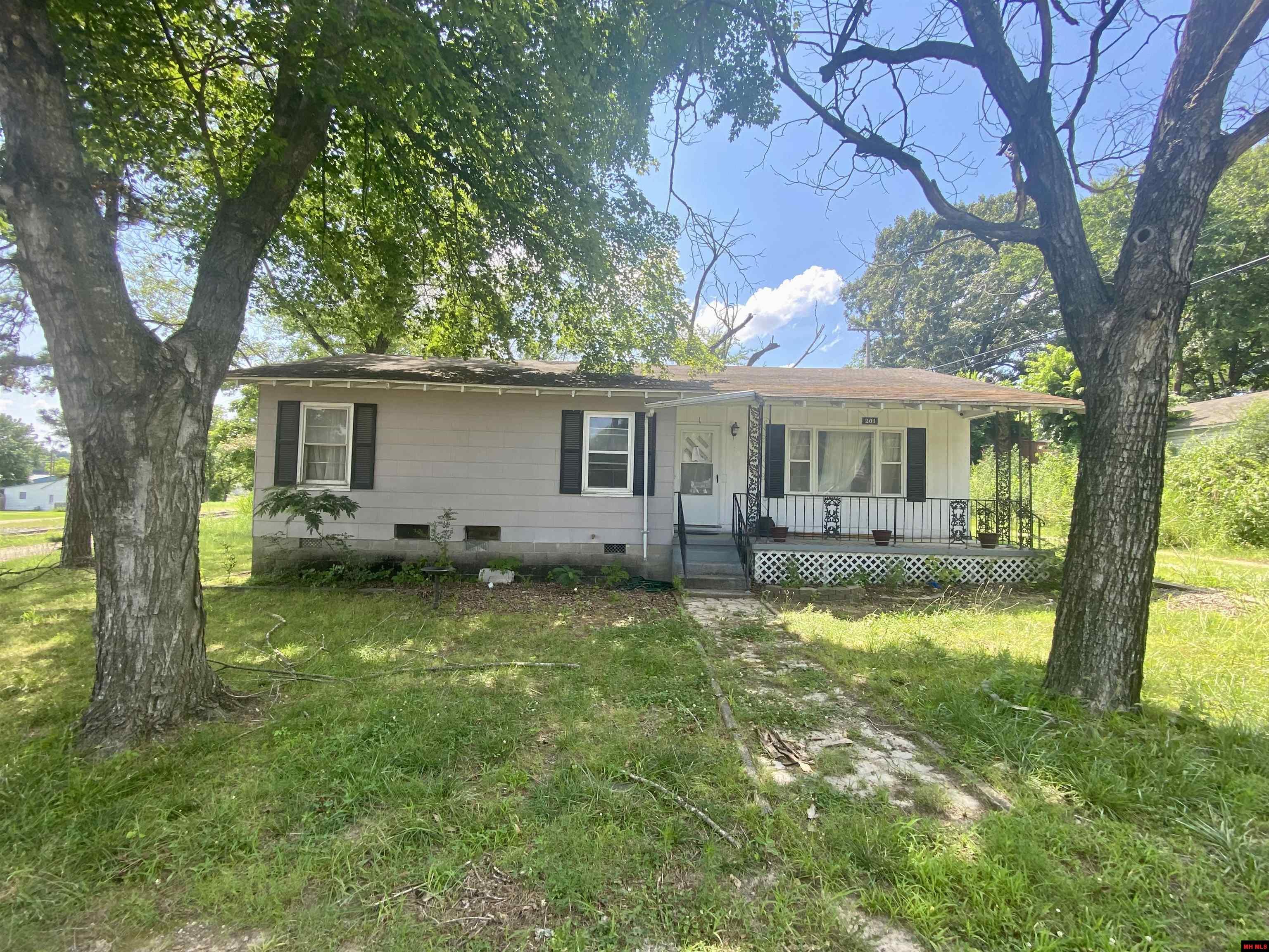 201 N 3RD STREET Flippin, AR