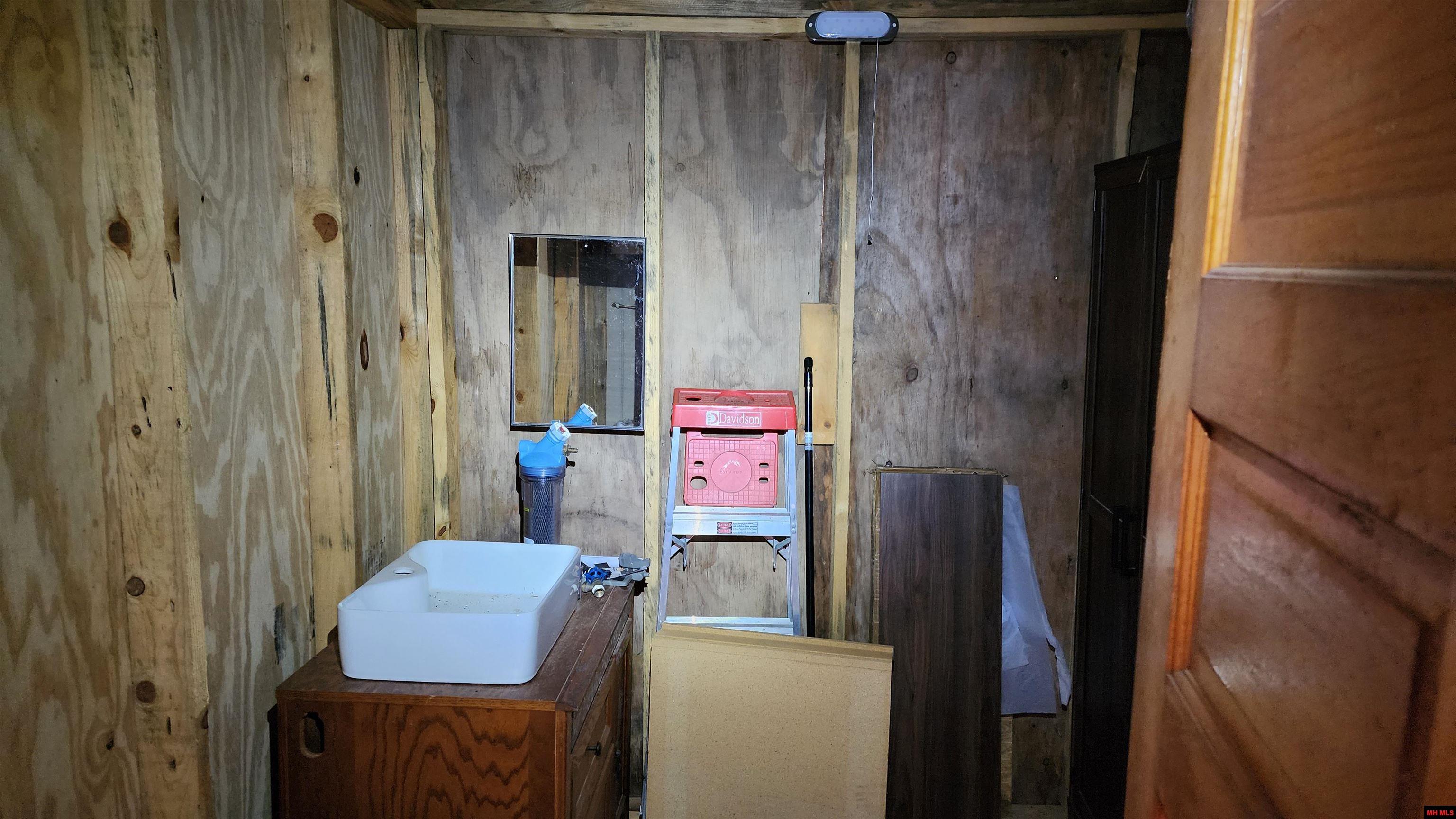 6901 MC 6061 Flippin, AR