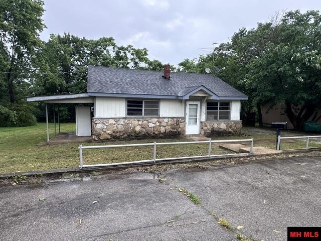 102 W SOUTH STREET Flippin, AR