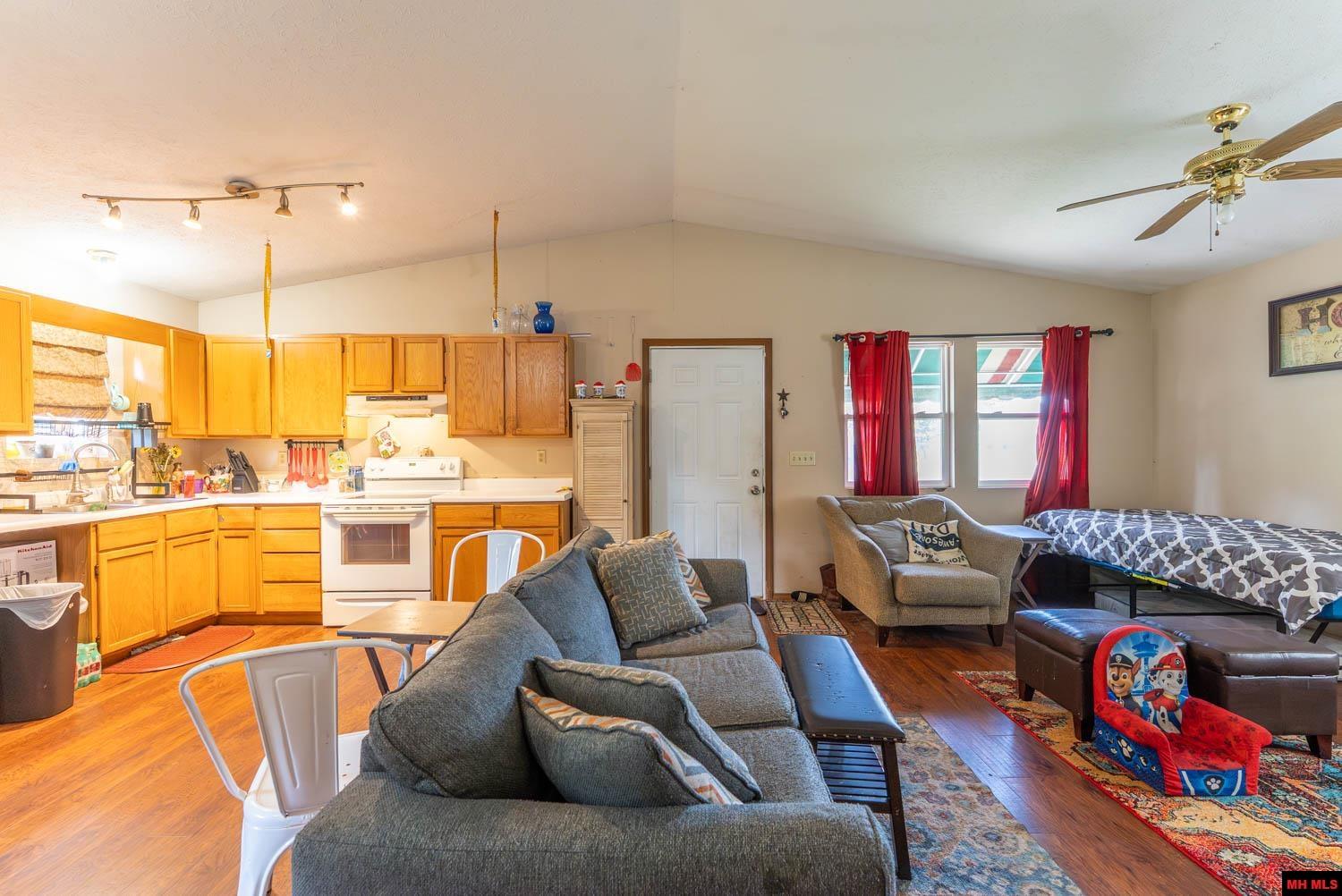 800 N WAVERLY ROAD Mountain Home, AR