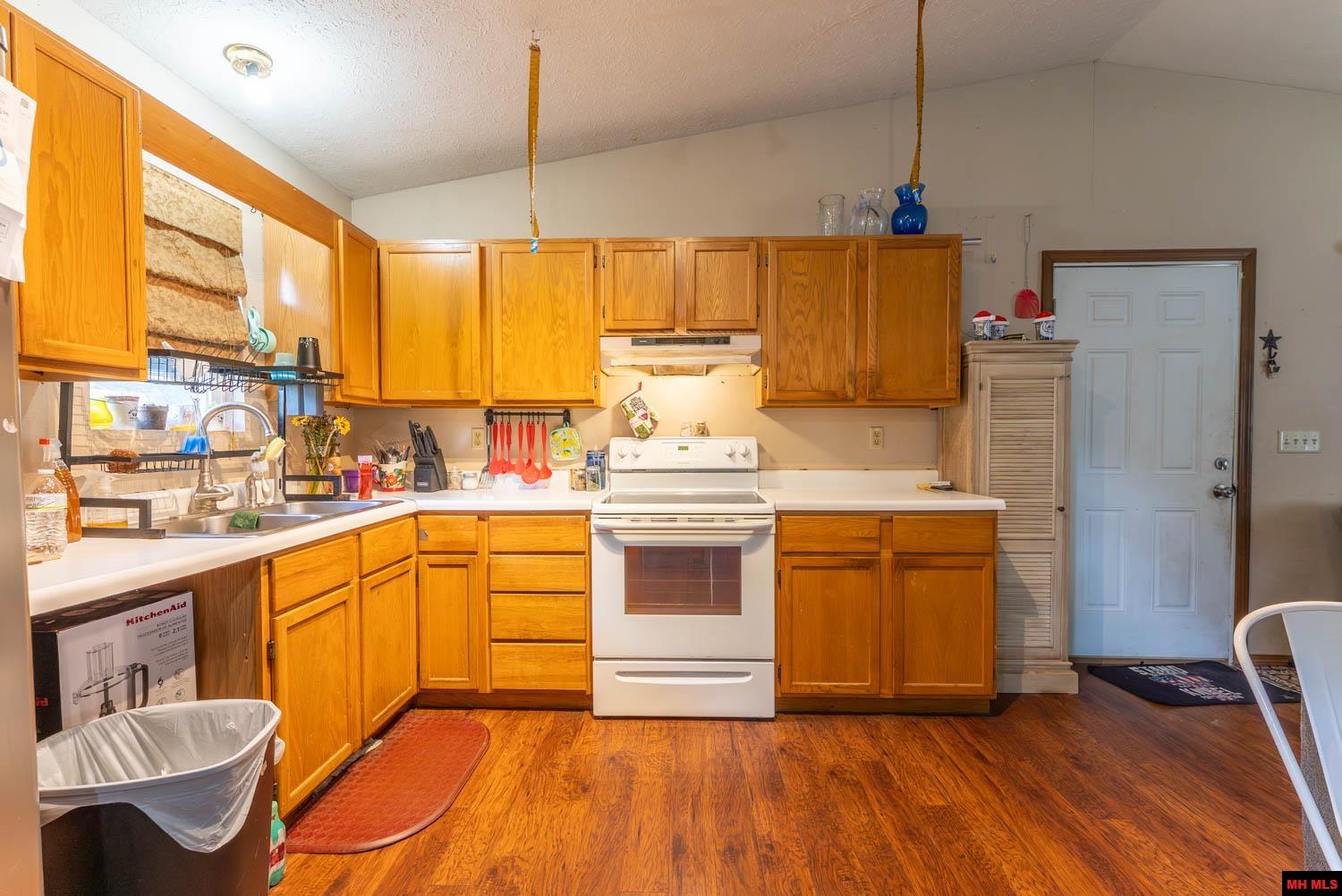800 N WAVERLY ROAD Mountain Home, AR