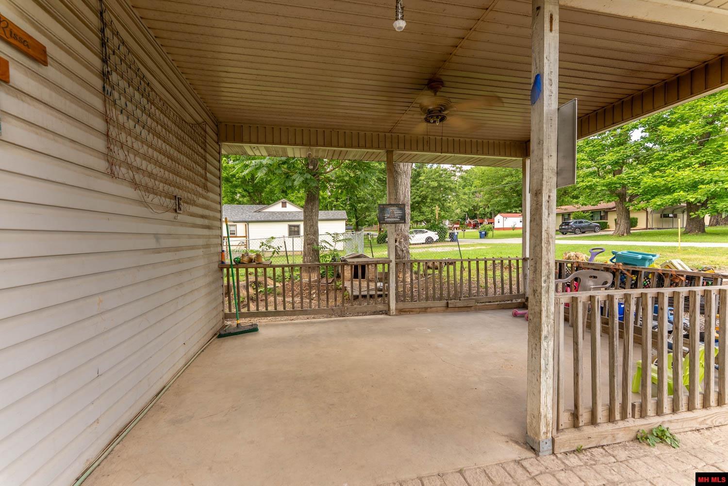 800 N WAVERLY ROAD Mountain Home, AR