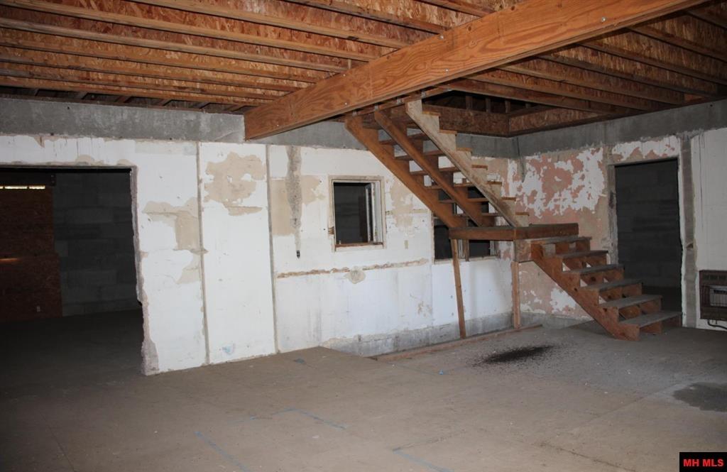 315 W 4TH STREET Yellville, AR