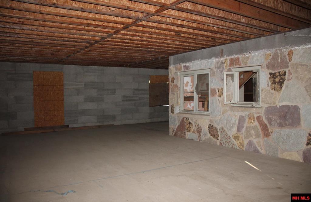 315 W 4TH STREET Yellville, AR