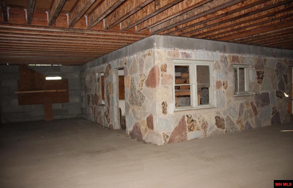 315 W 4TH STREET Yellville, AR